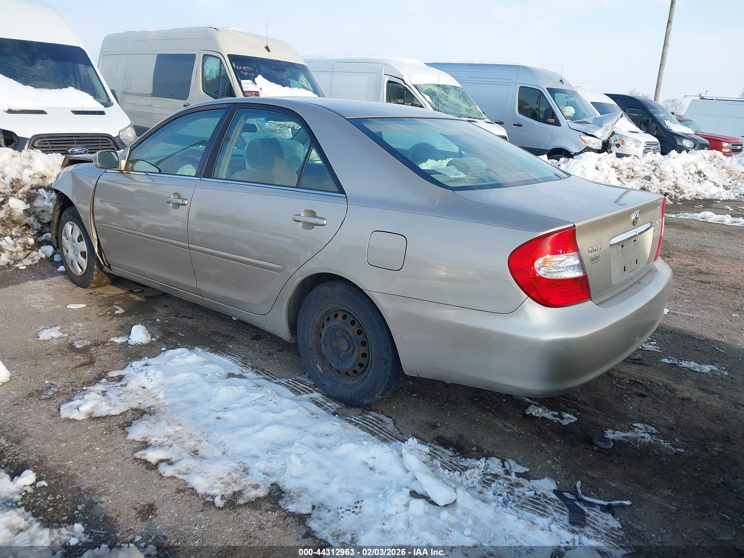 TOYOTA CAMRY image 3