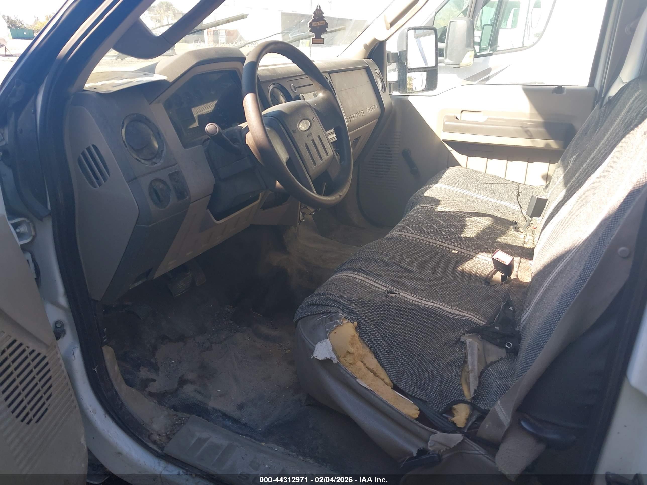 FORD F-450 image 8