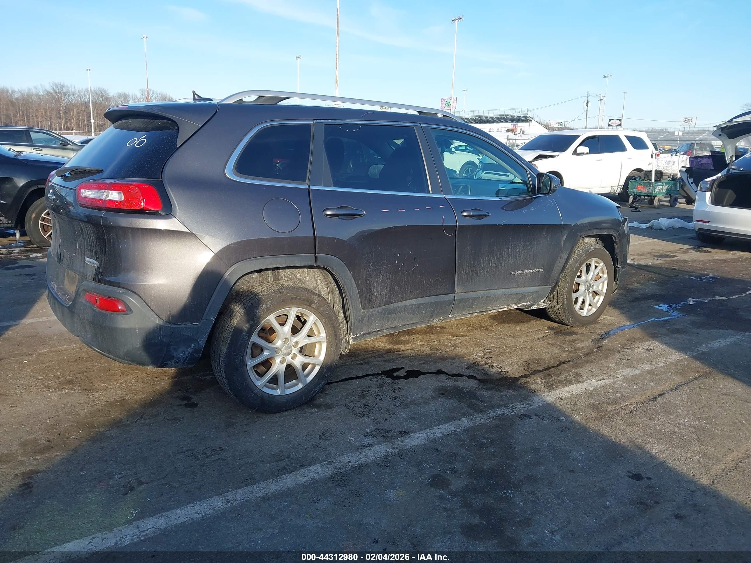 JEEP CHEROKEE image 4