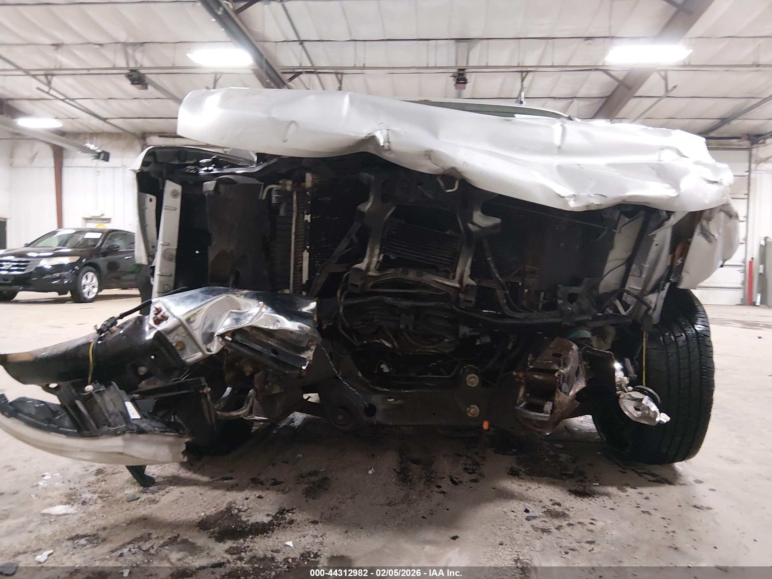 CHEVROLET SILVERADO image 6