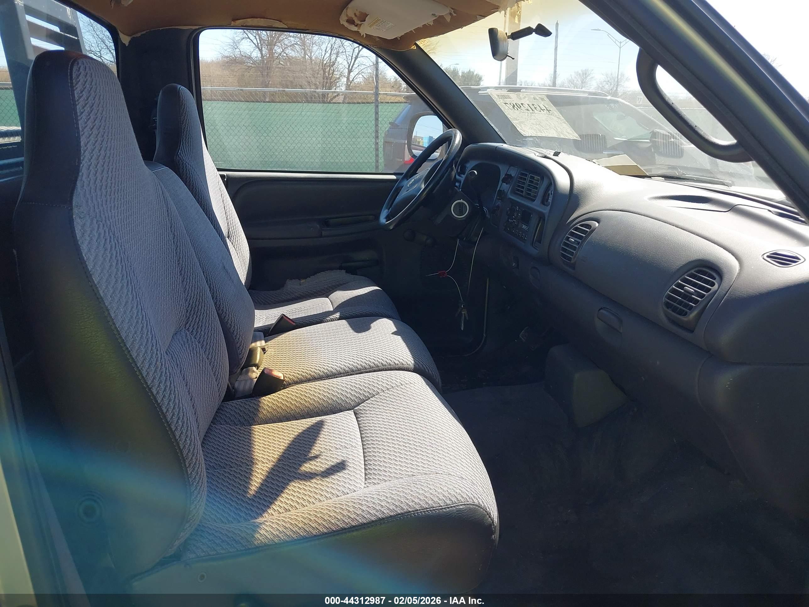 DODGE RAM image 5