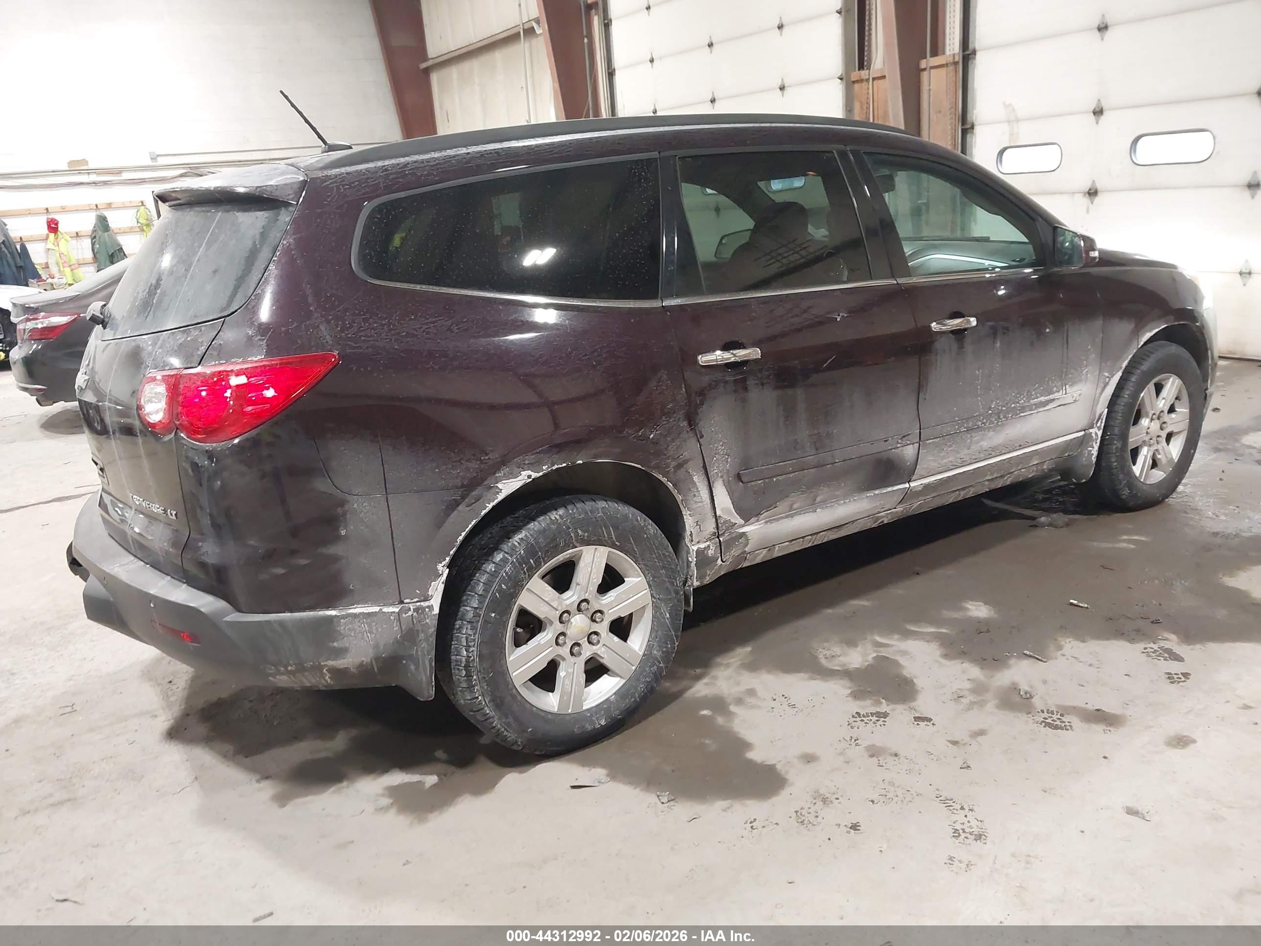 CHEVROLET TRAVERSE image 4