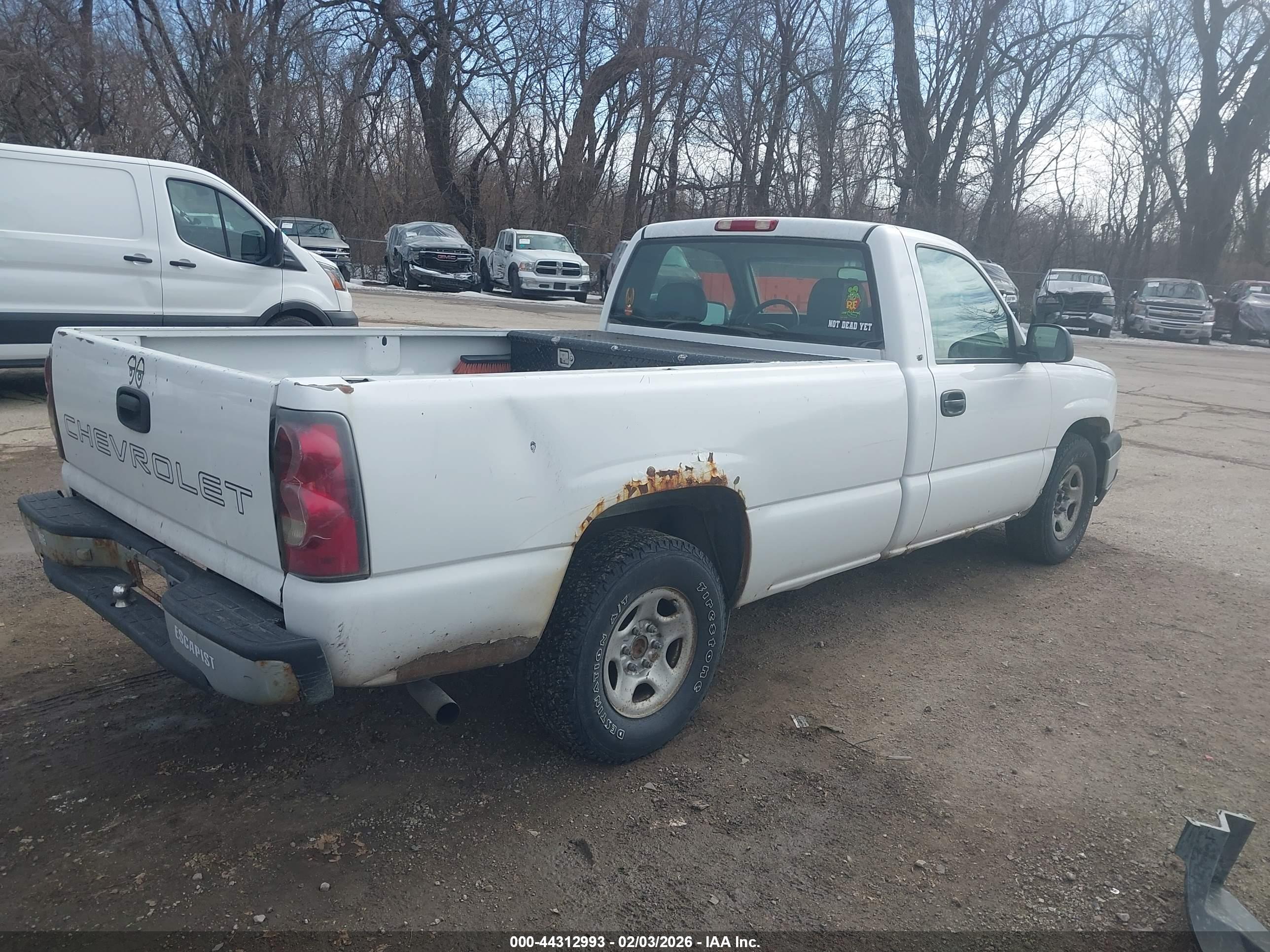 CHEVROLET SILVERADO image 4