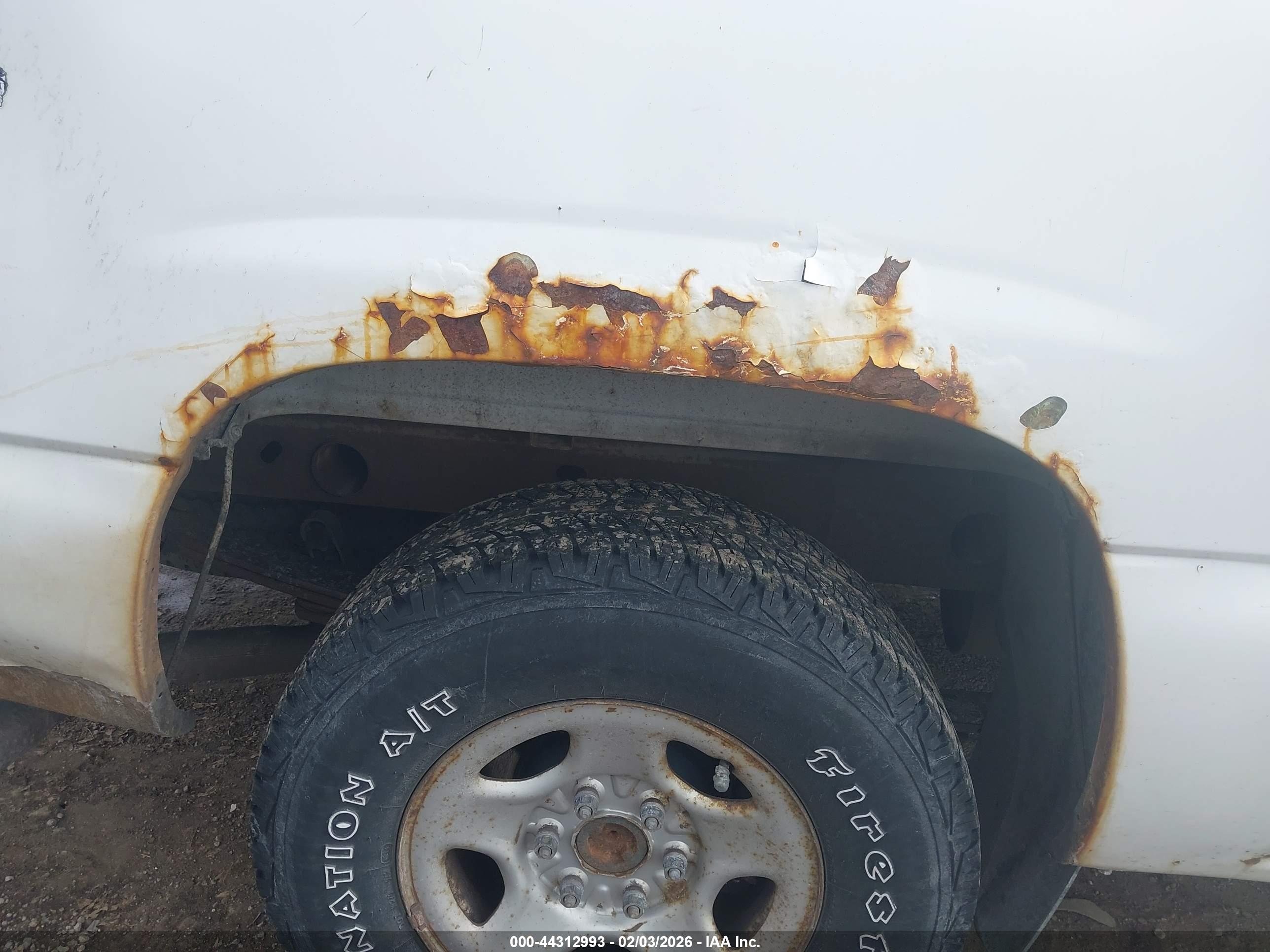 CHEVROLET SILVERADO image 6