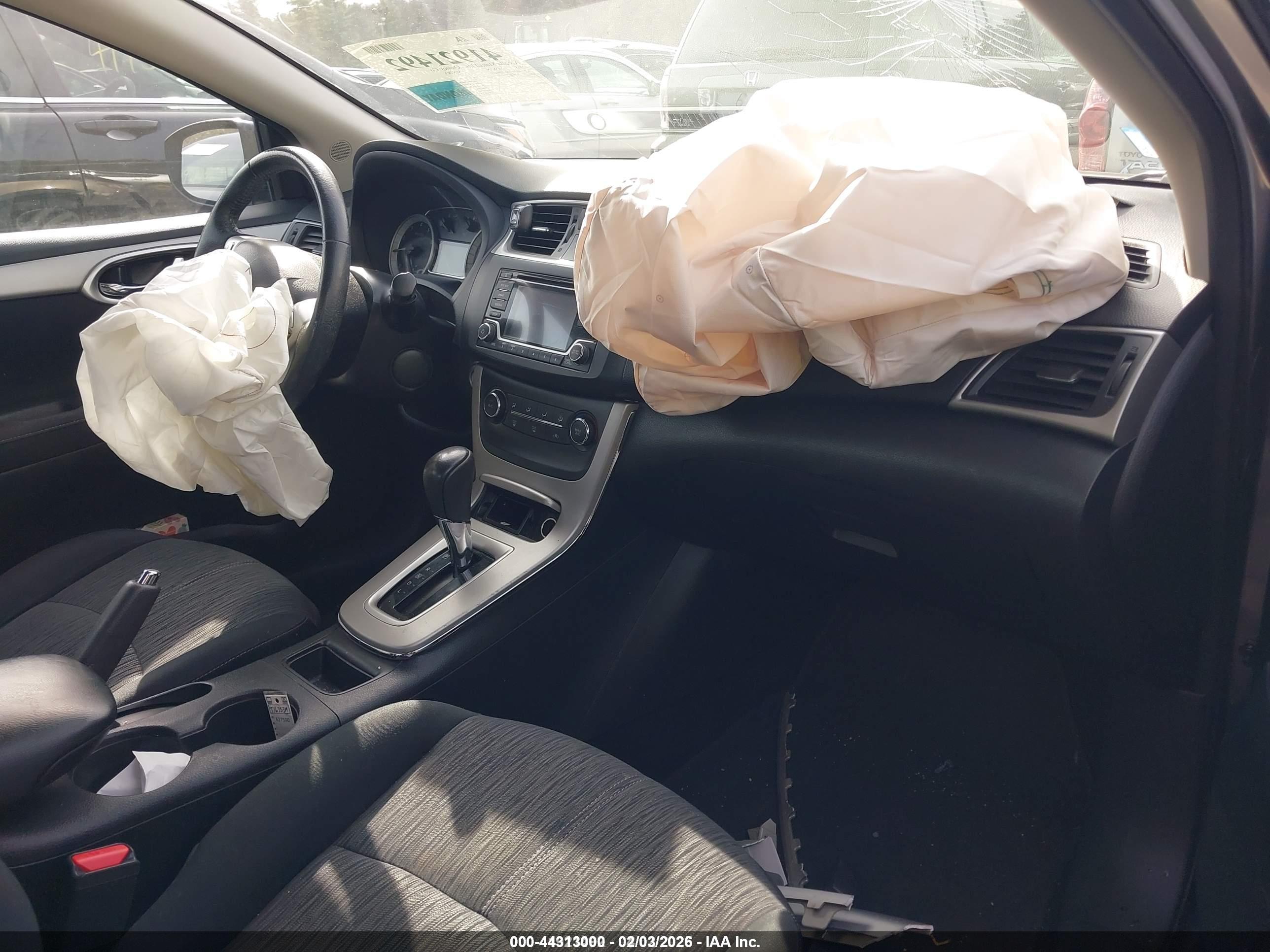 NISSAN SENTRA image 5