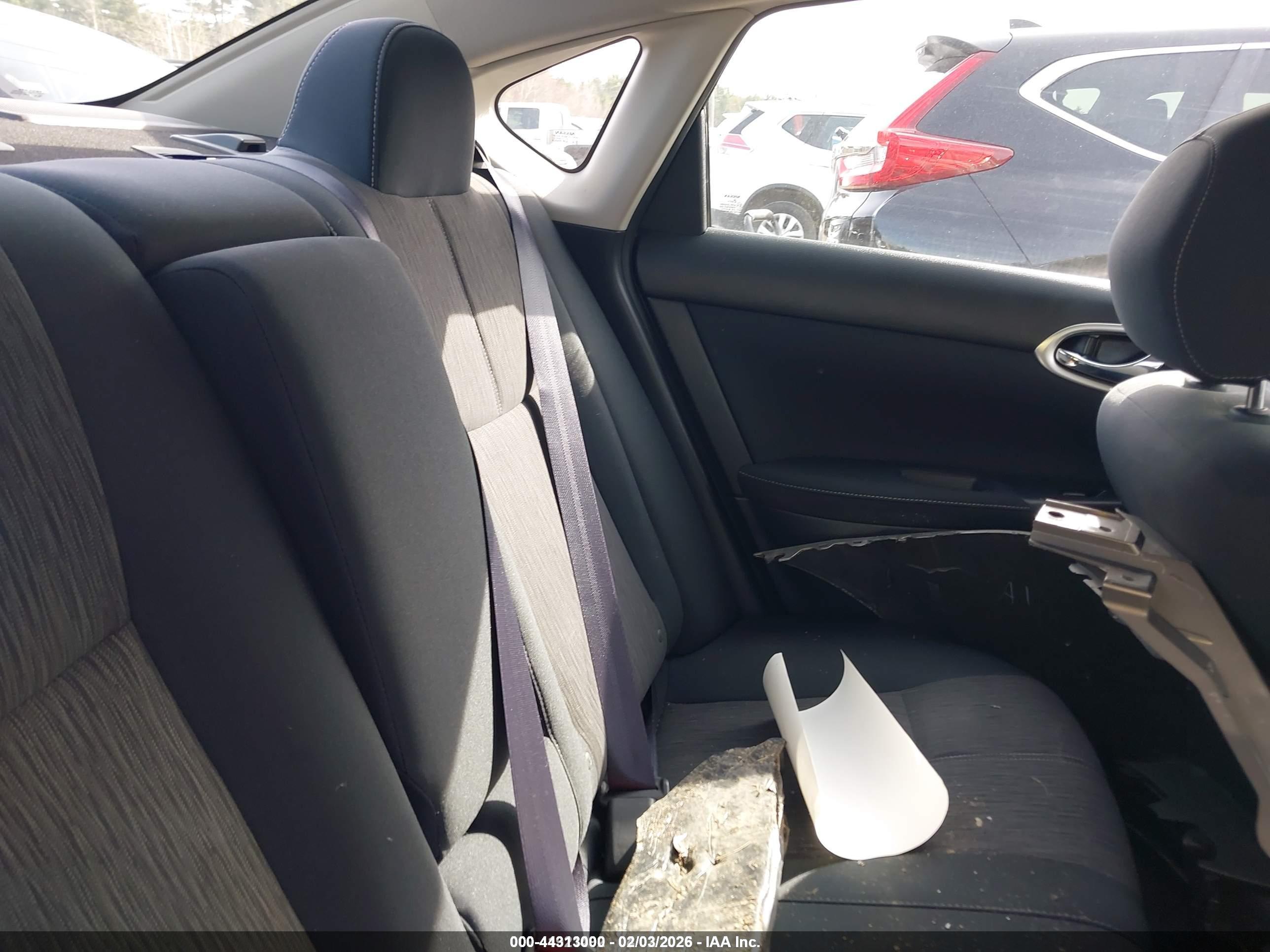 NISSAN SENTRA image 8