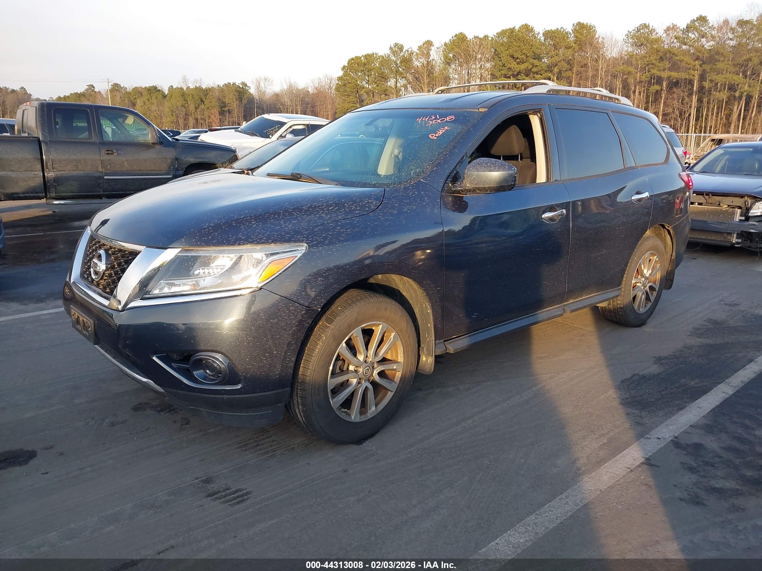 NISSAN PATHFINDER image 2