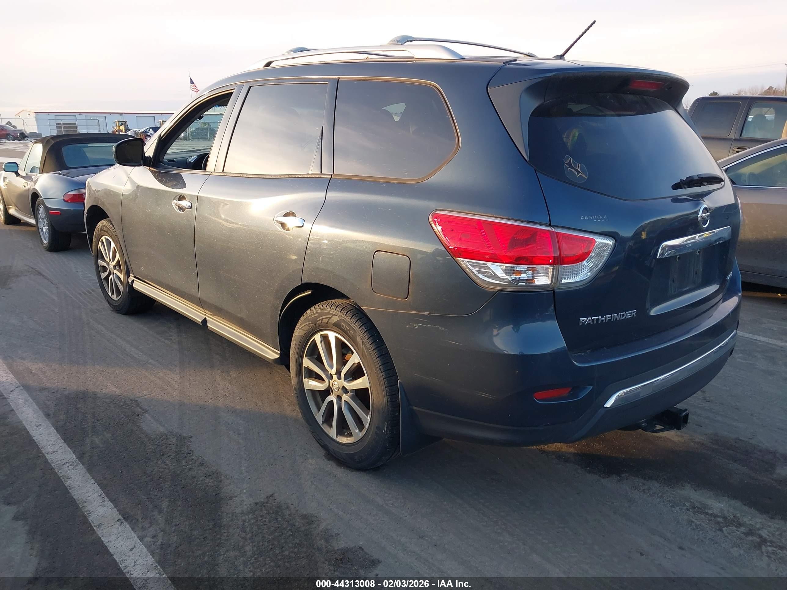 NISSAN PATHFINDER image 3