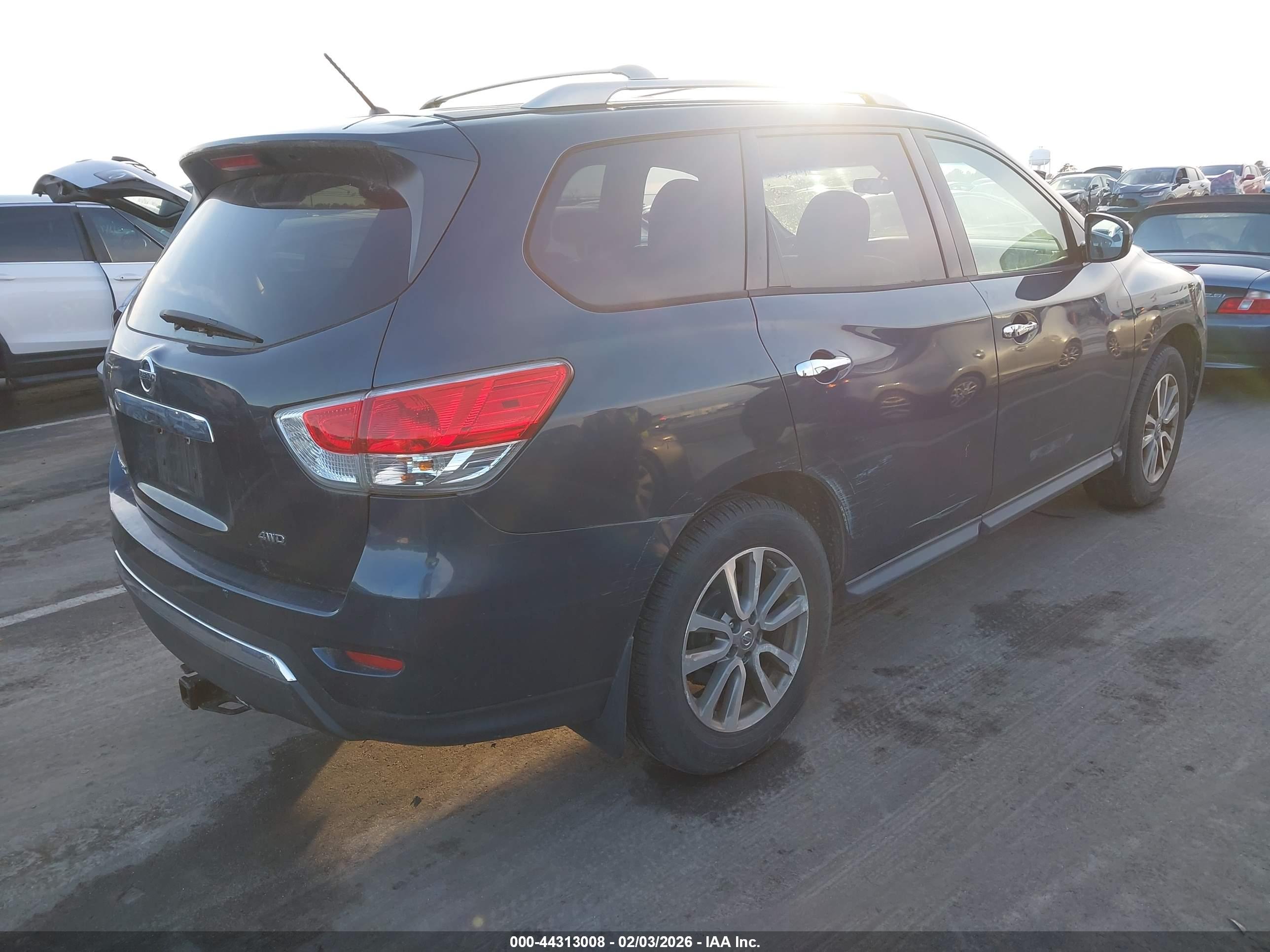 NISSAN PATHFINDER image 4