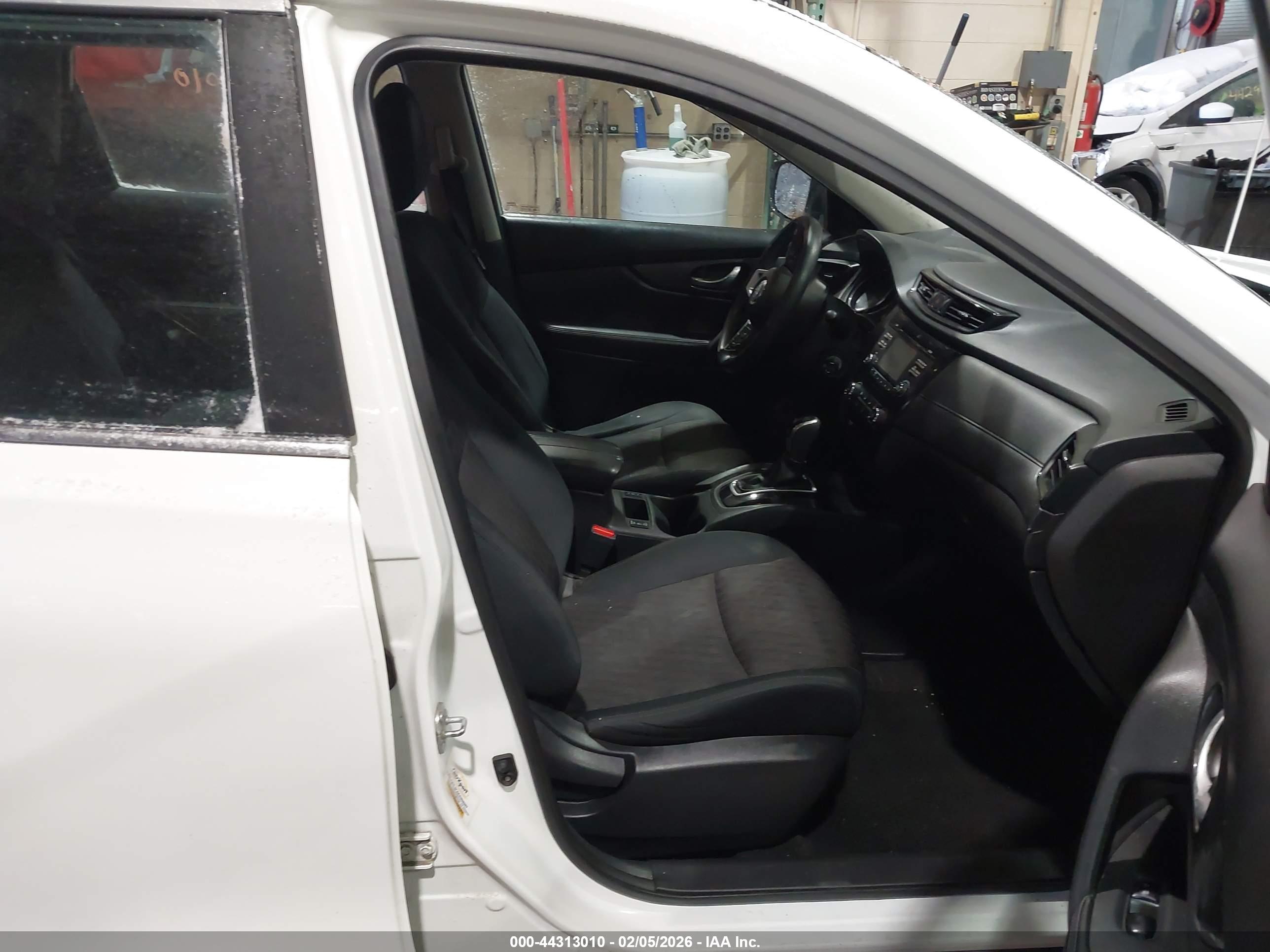 NISSAN ROGUE image 5