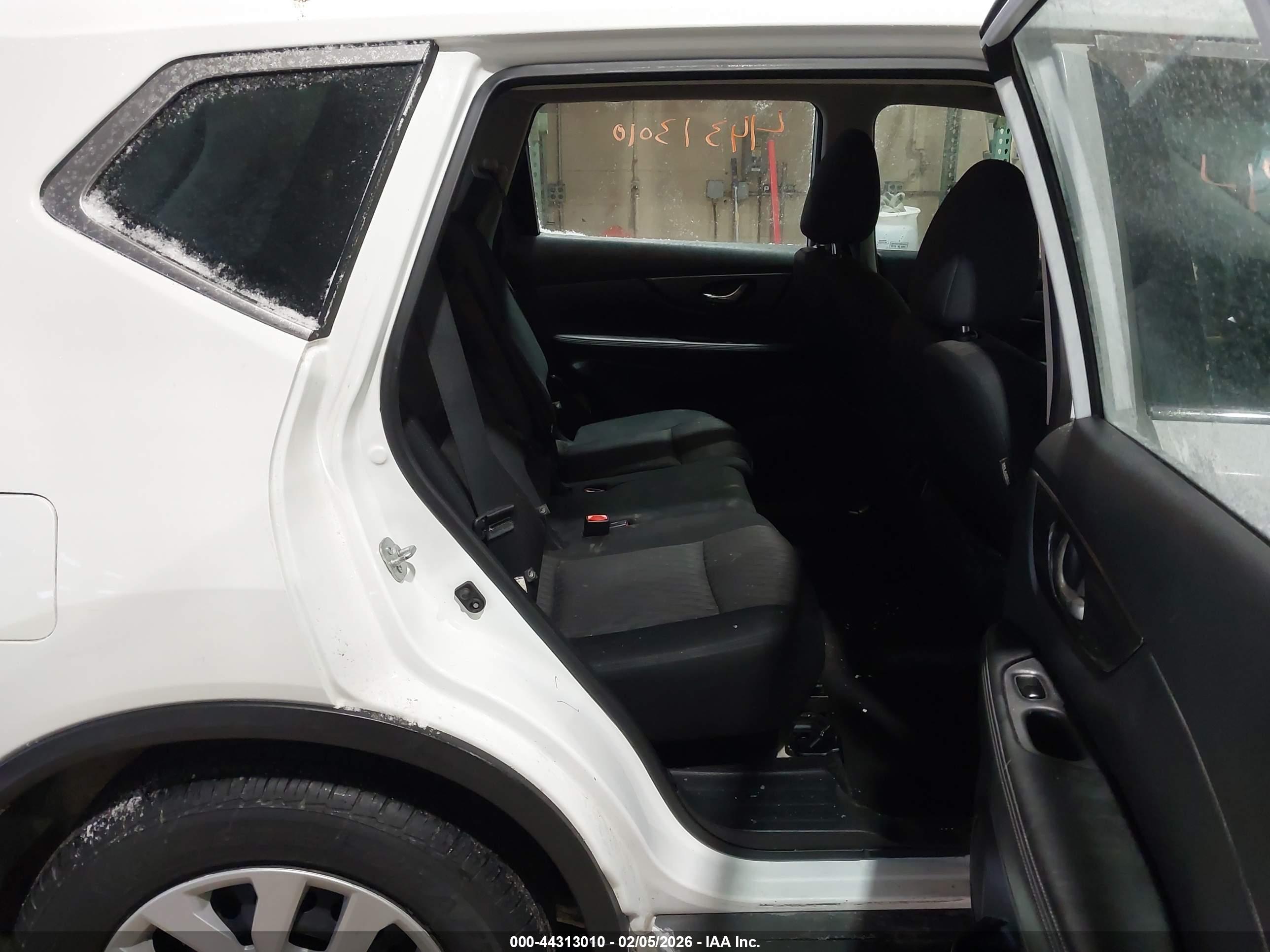 NISSAN ROGUE image 8