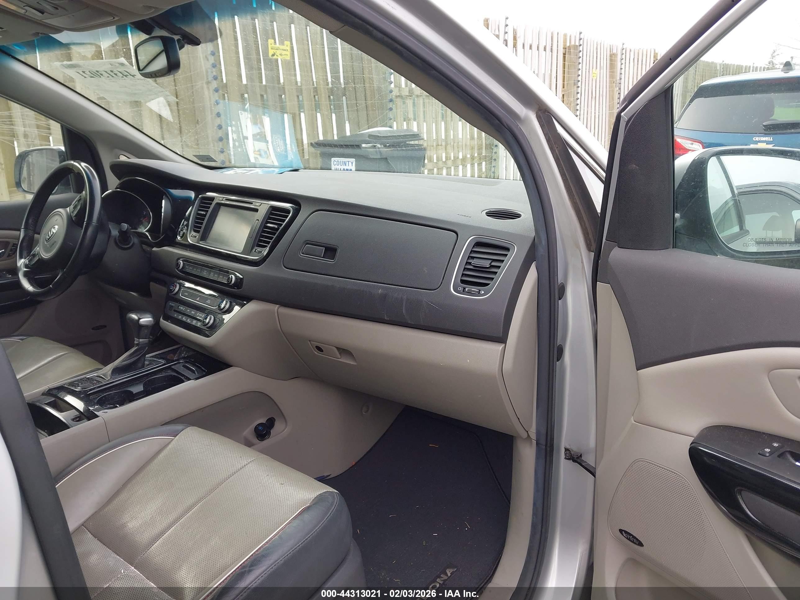 KIA SEDONA image 5