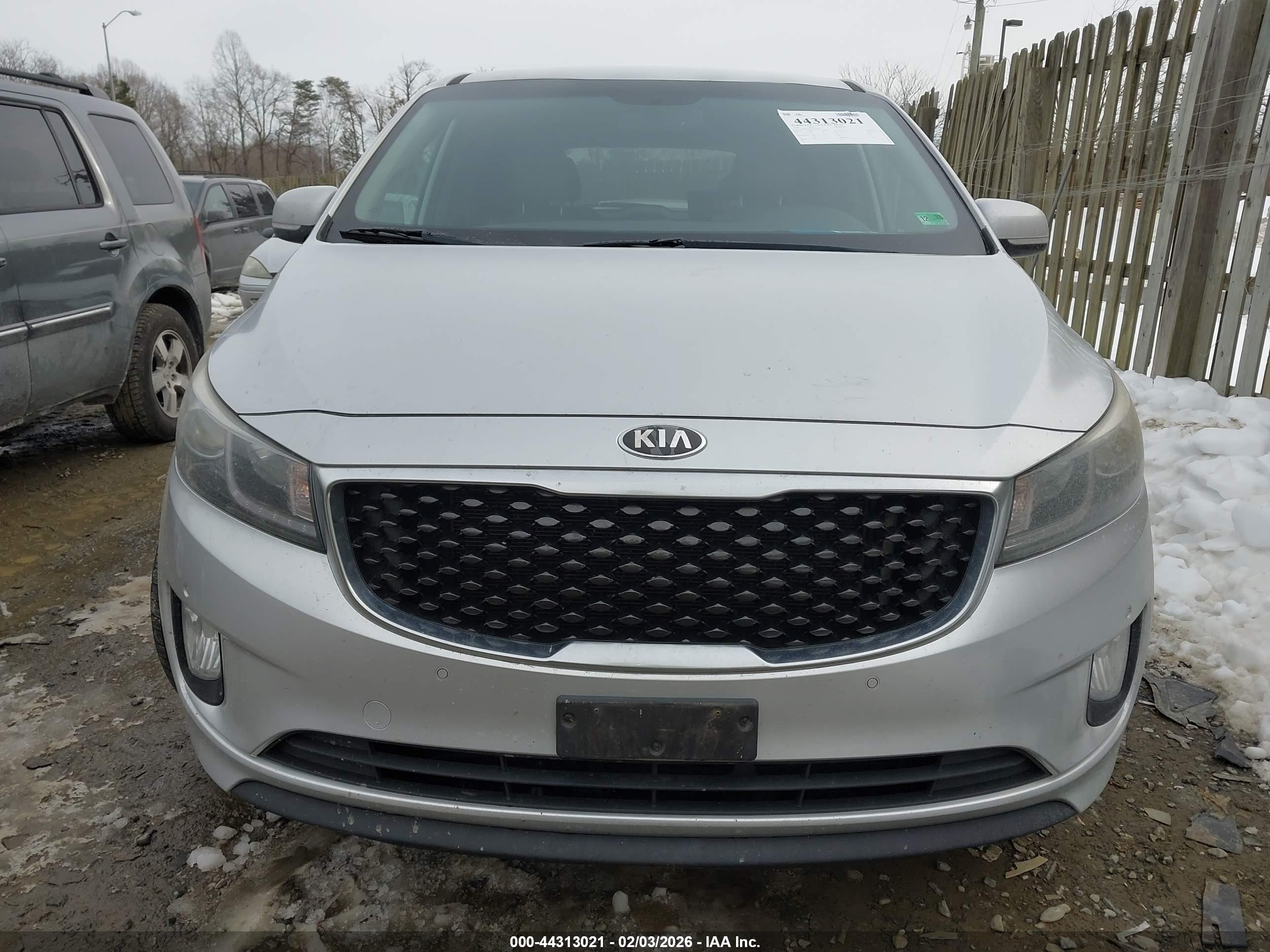 KIA SEDONA image 6