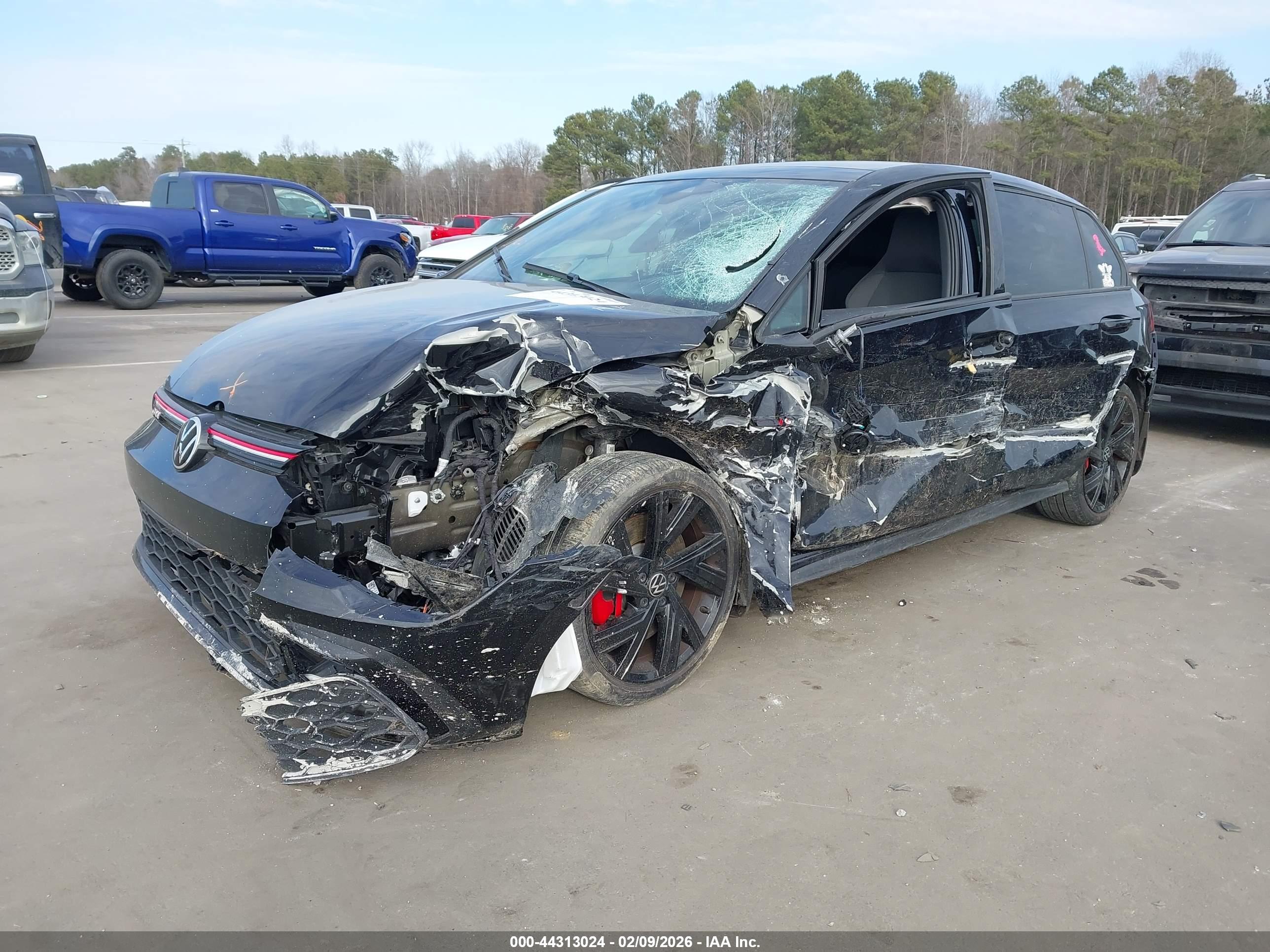 VOLKSWAGEN GOLF image 2