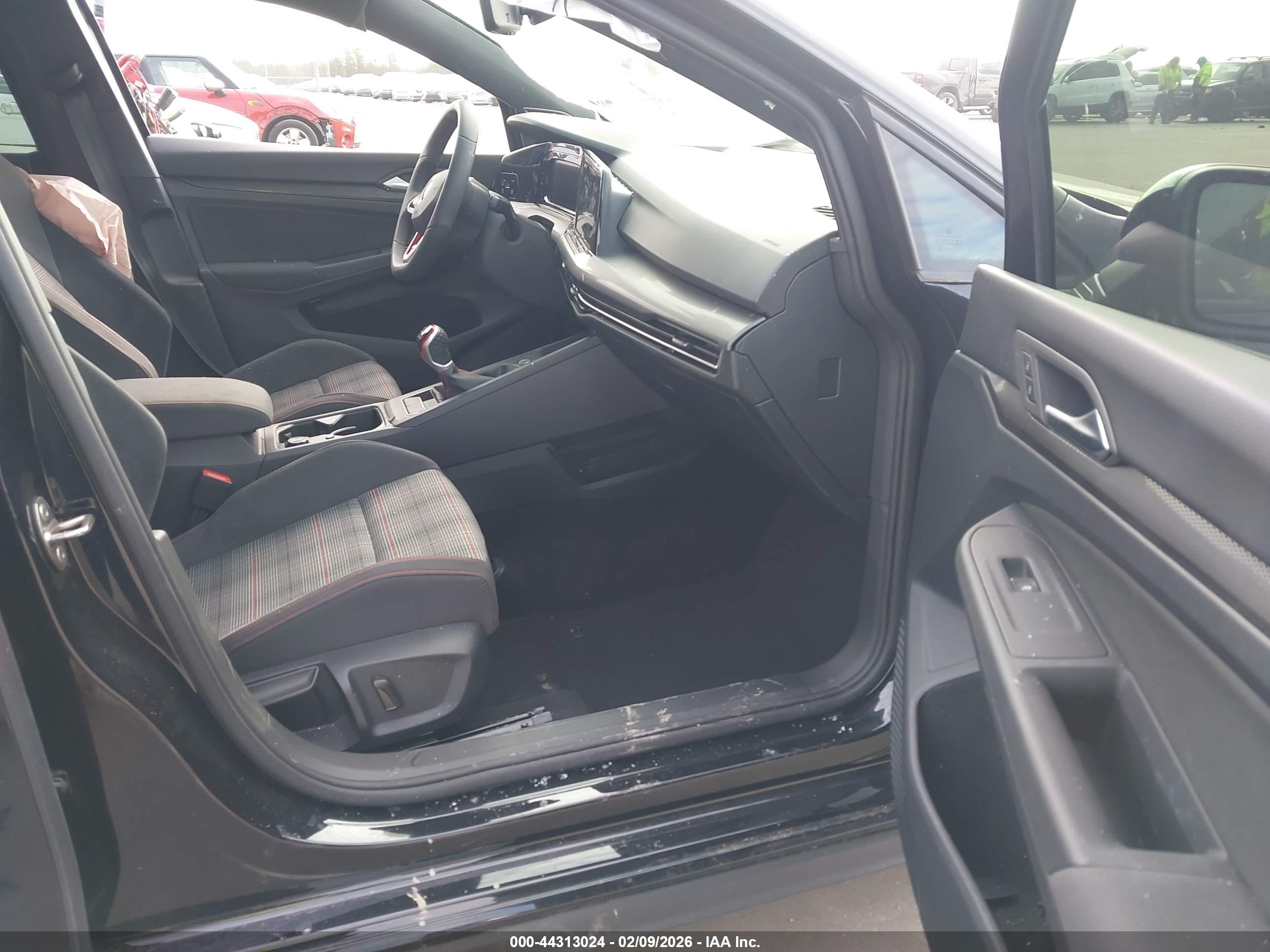 VOLKSWAGEN GOLF image 5