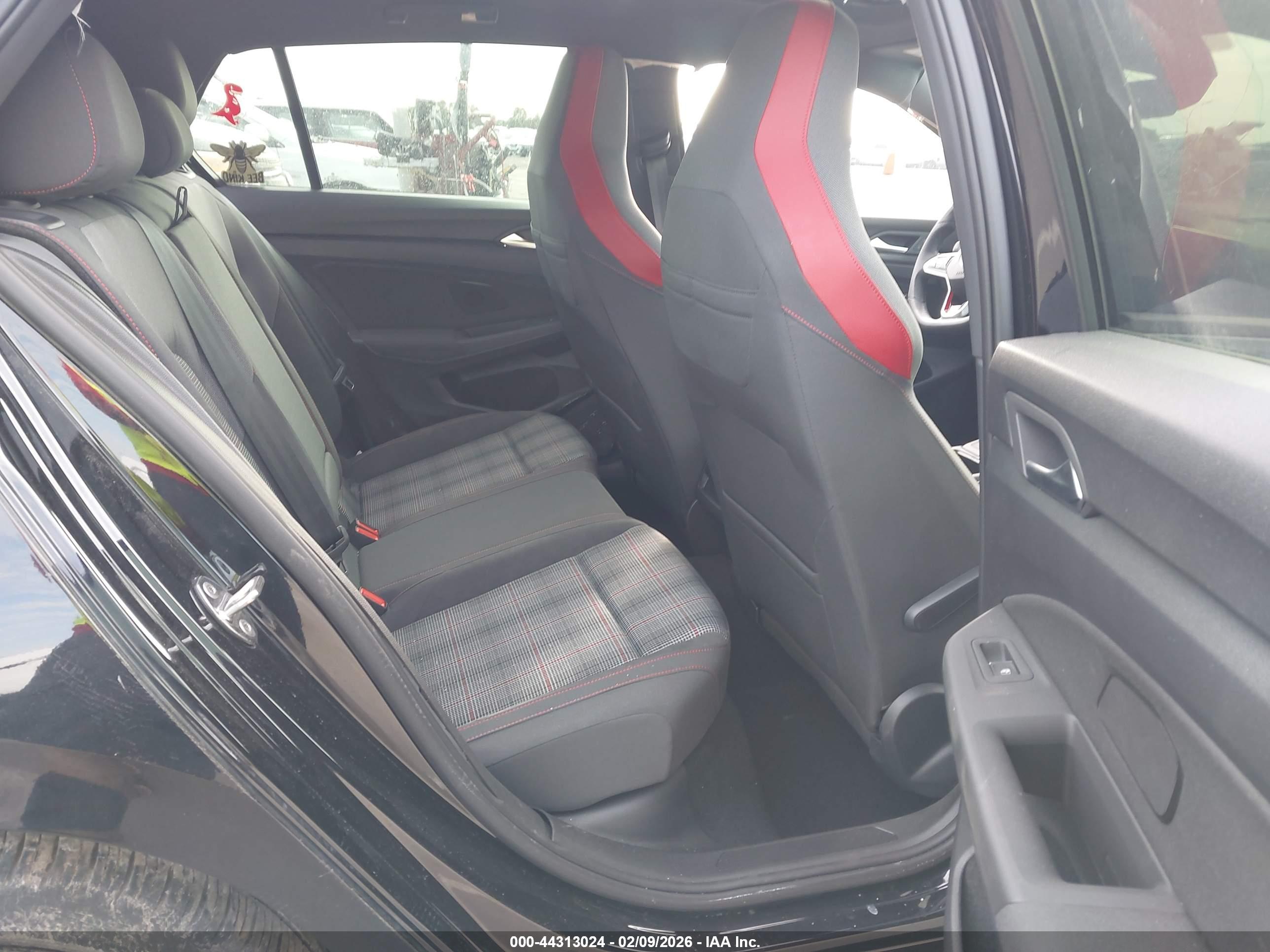 VOLKSWAGEN GOLF image 8