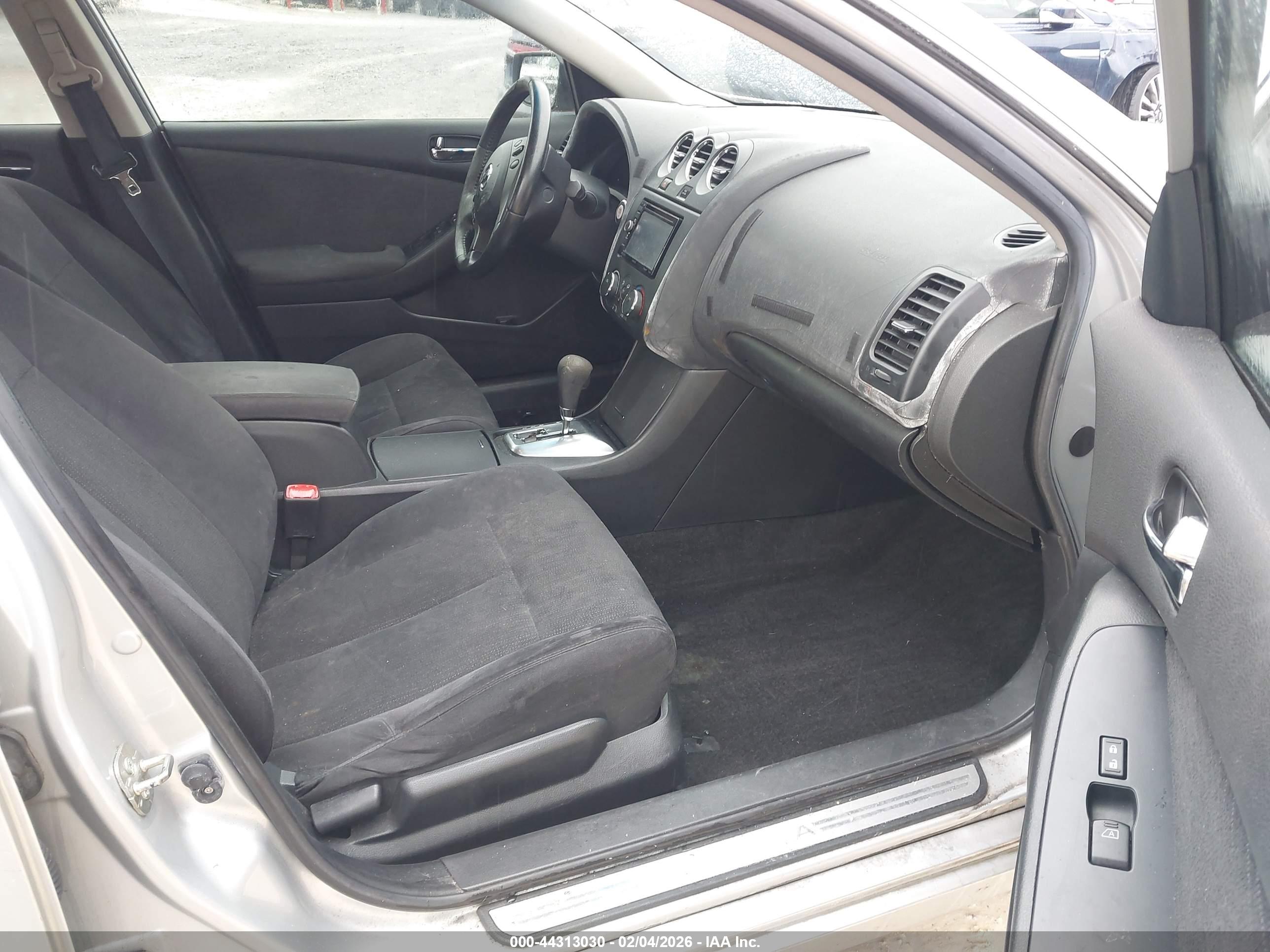 NISSAN ALTIMA image 5