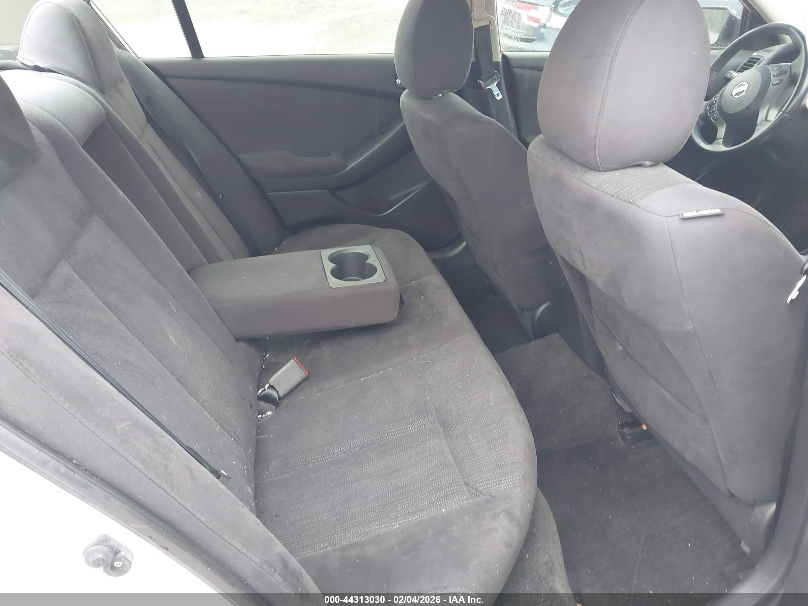 NISSAN ALTIMA image 8
