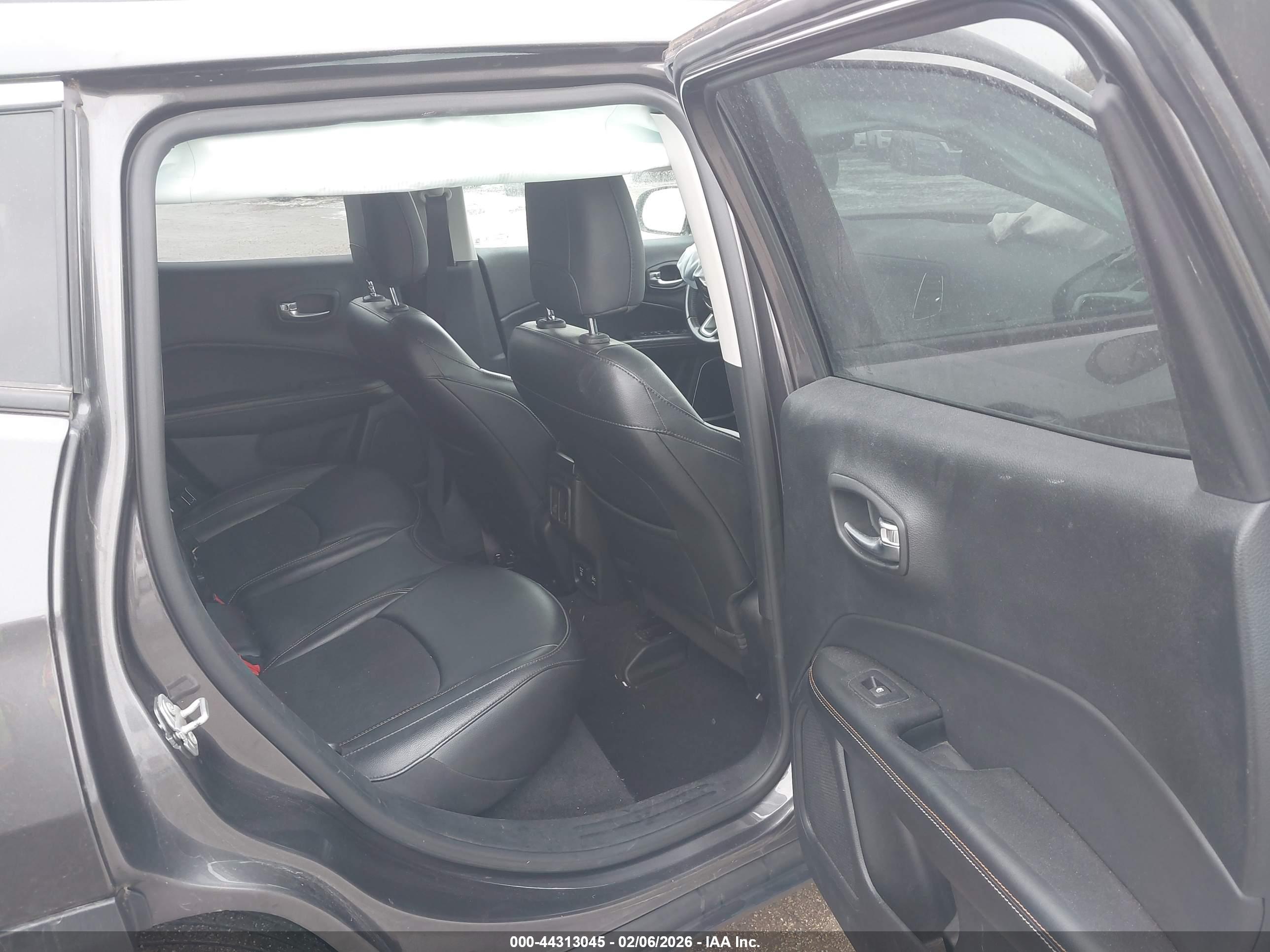 JEEP COMPASS image 8
