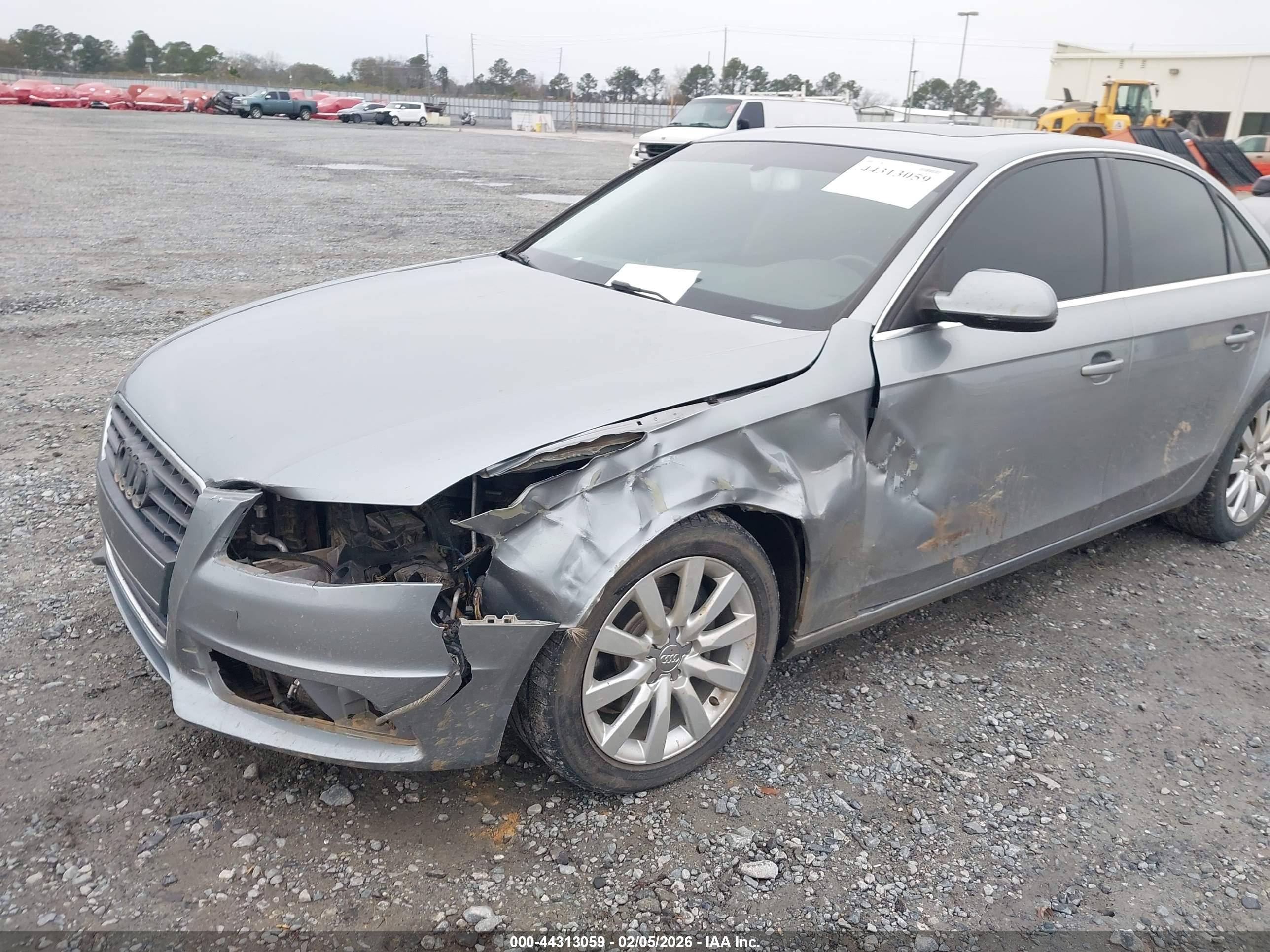 AUDI A4 image 6