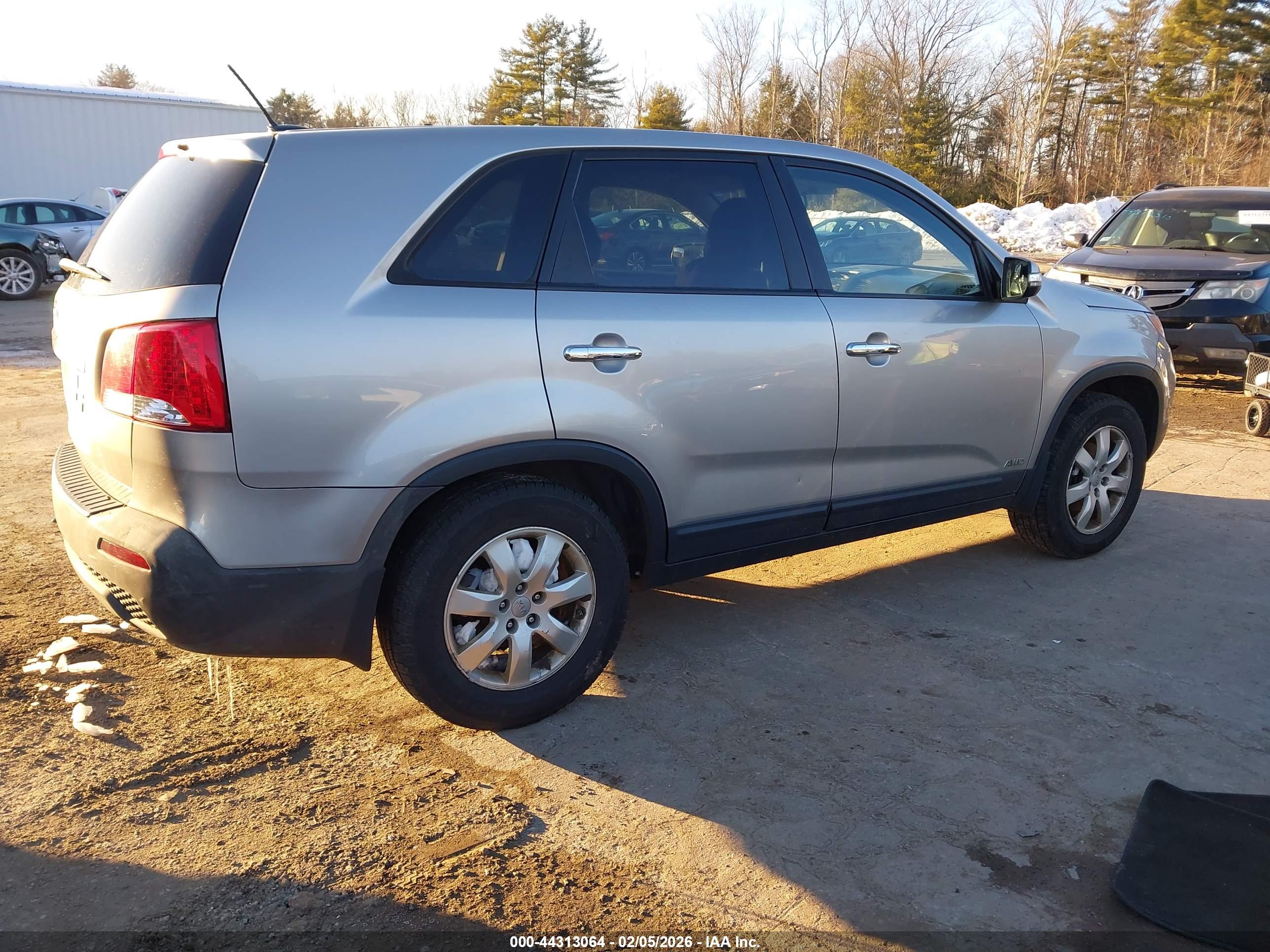 KIA SORENTO image 4