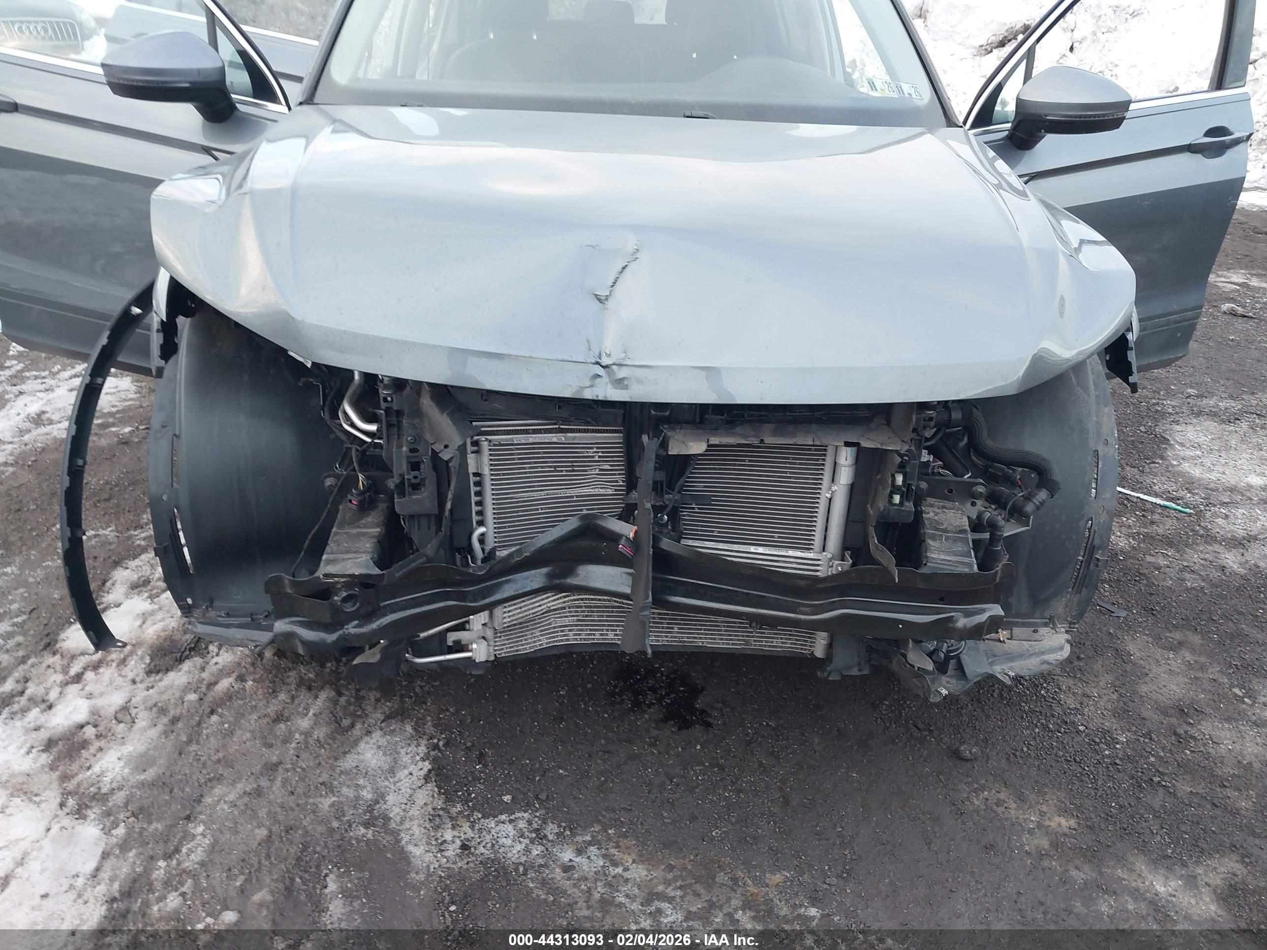 VOLKSWAGEN TIGUAN image 6