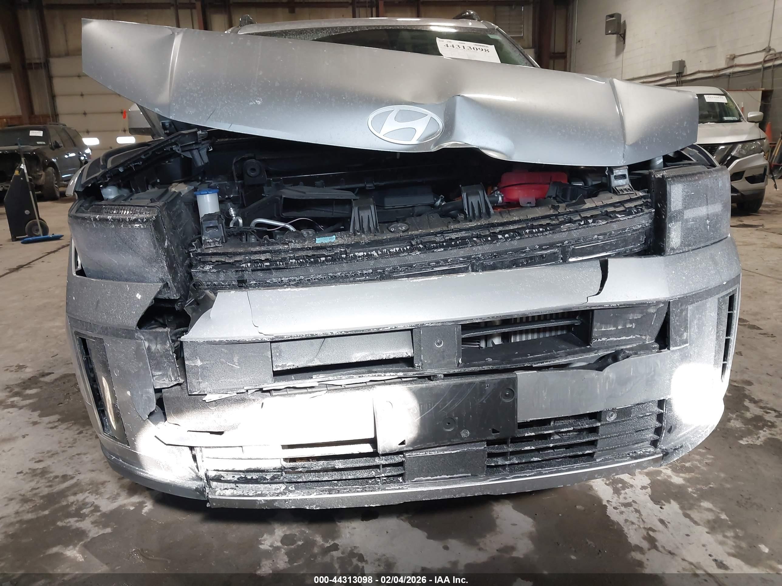HYUNDAI SANTA image 6