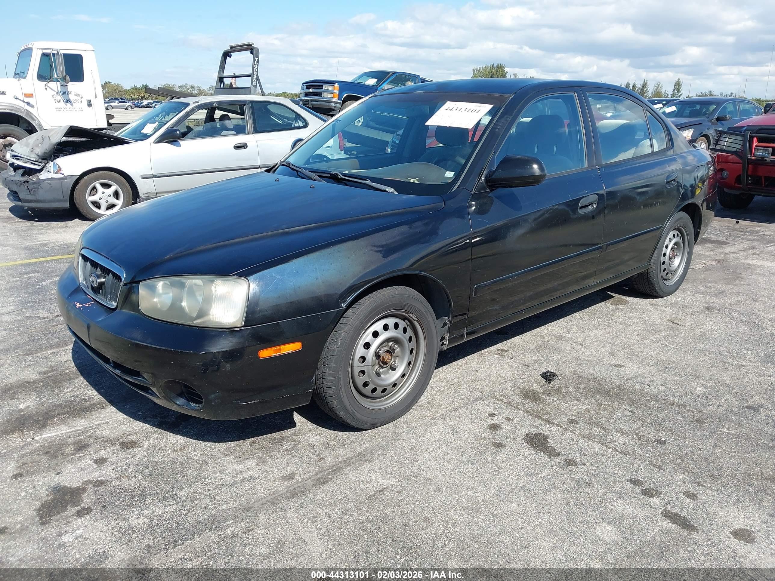 HYUNDAI ELANTRA image 2