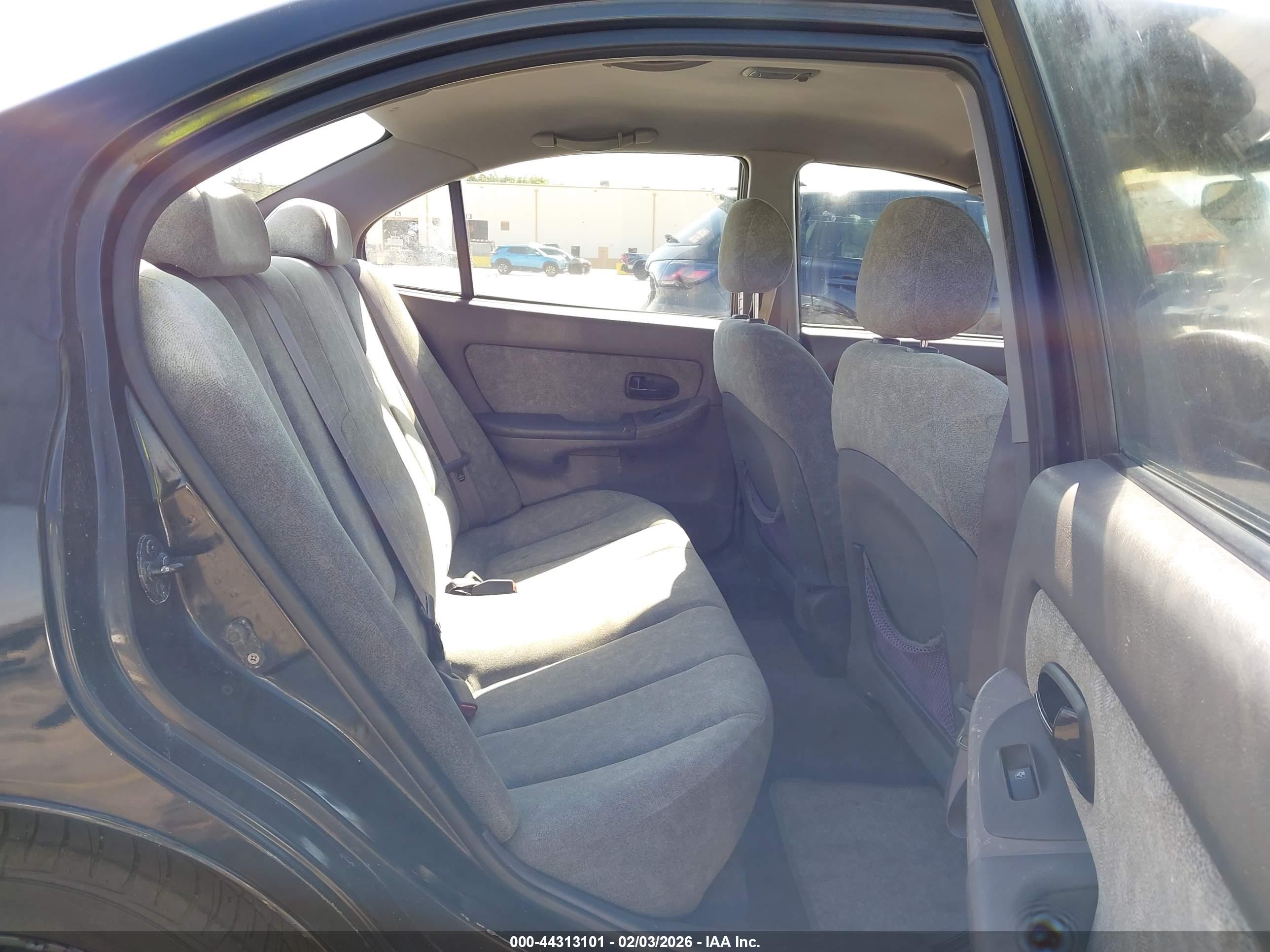 HYUNDAI ELANTRA image 8