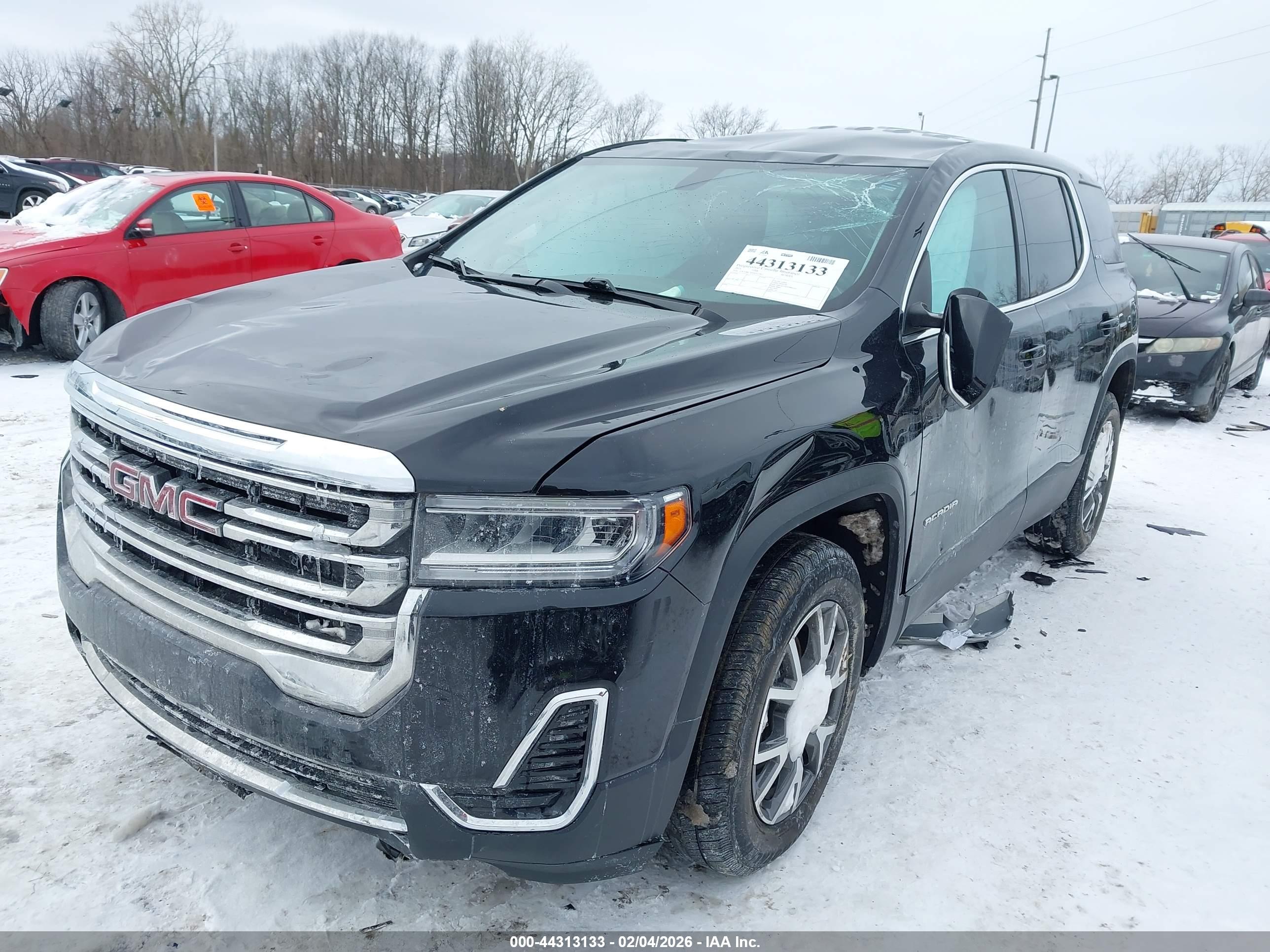 GMC ACADIA image 2