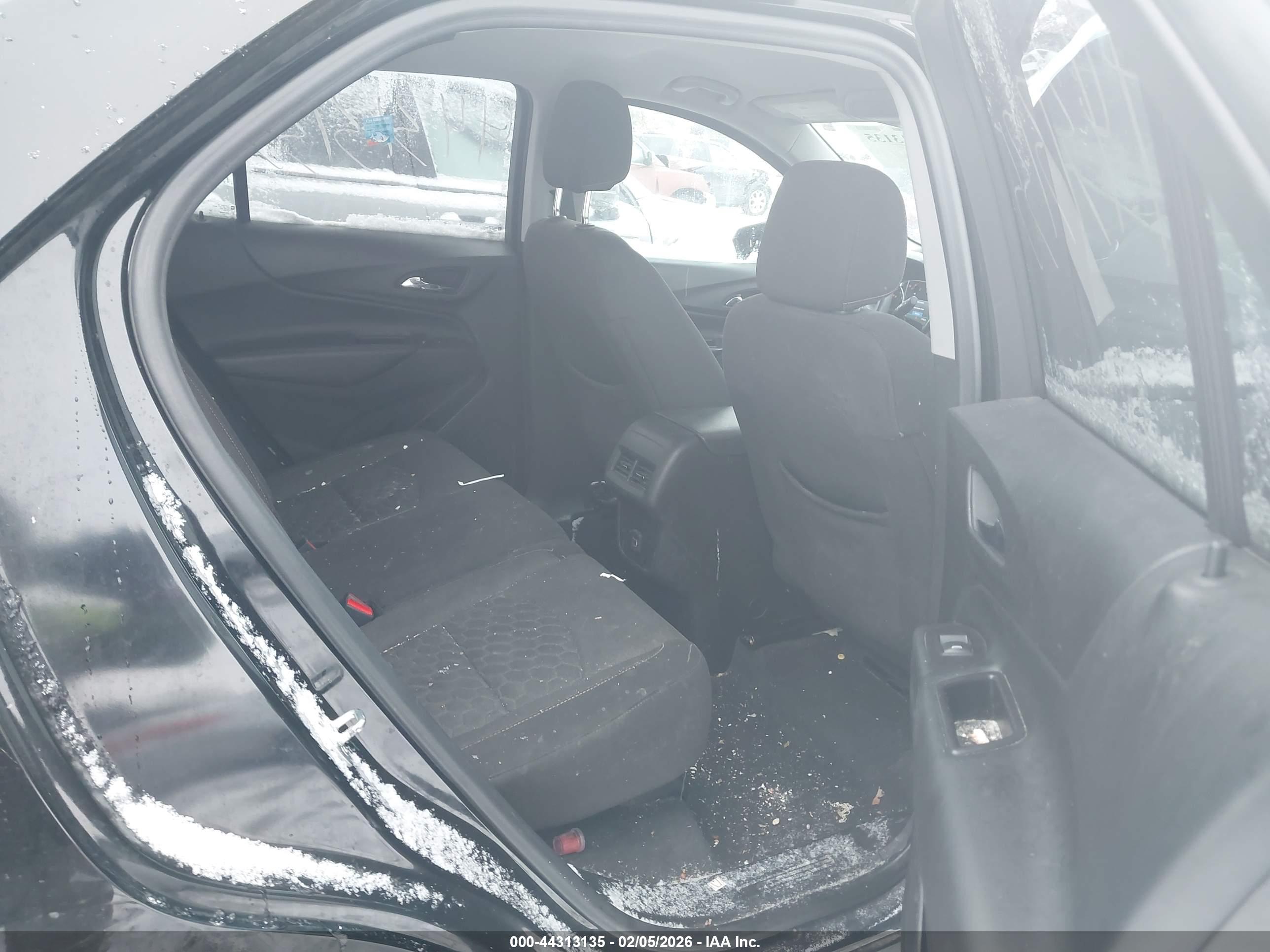 CHEVROLET EQUINOX image 8