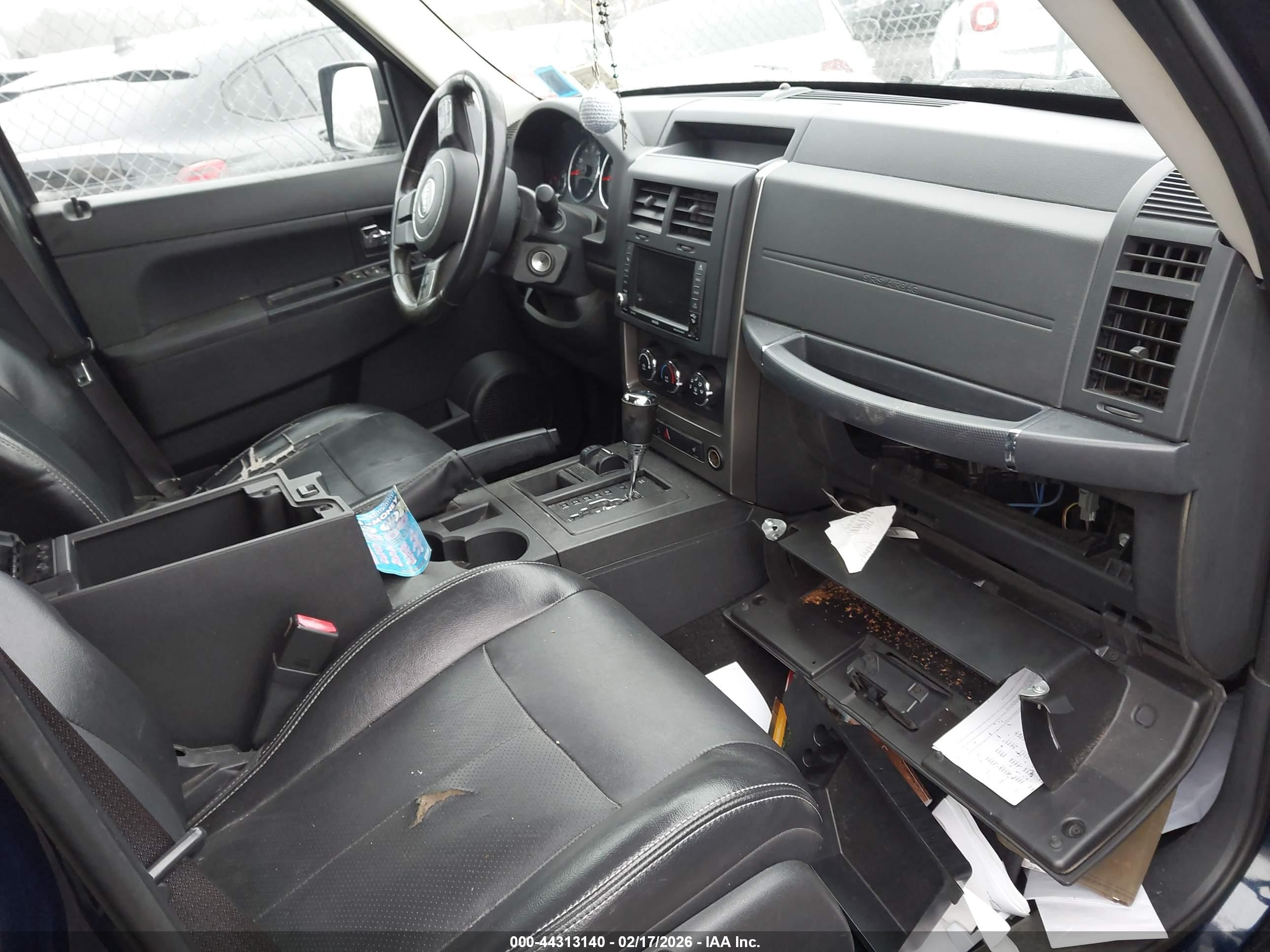JEEP LIBERTY image 5