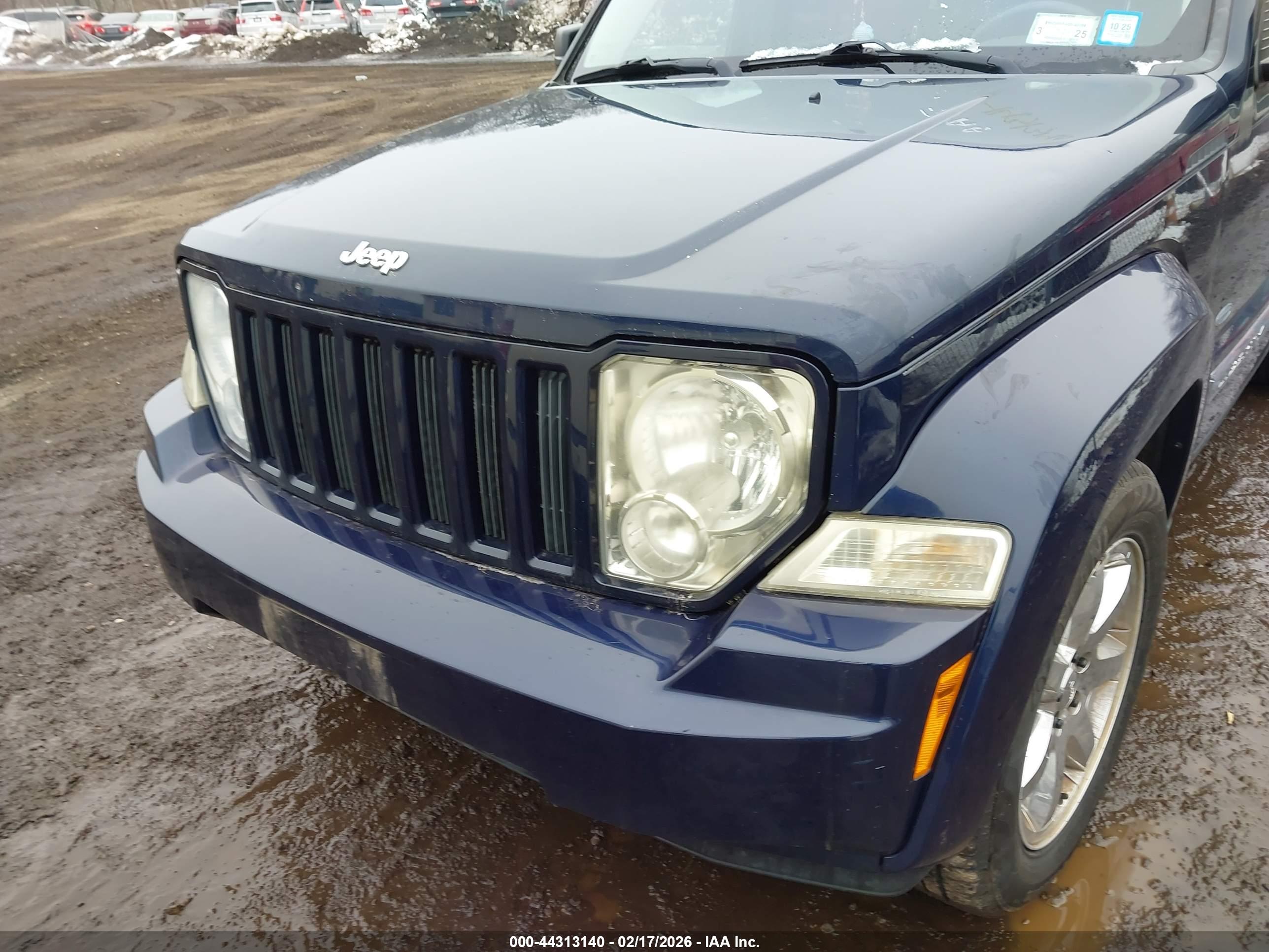 JEEP LIBERTY image 6