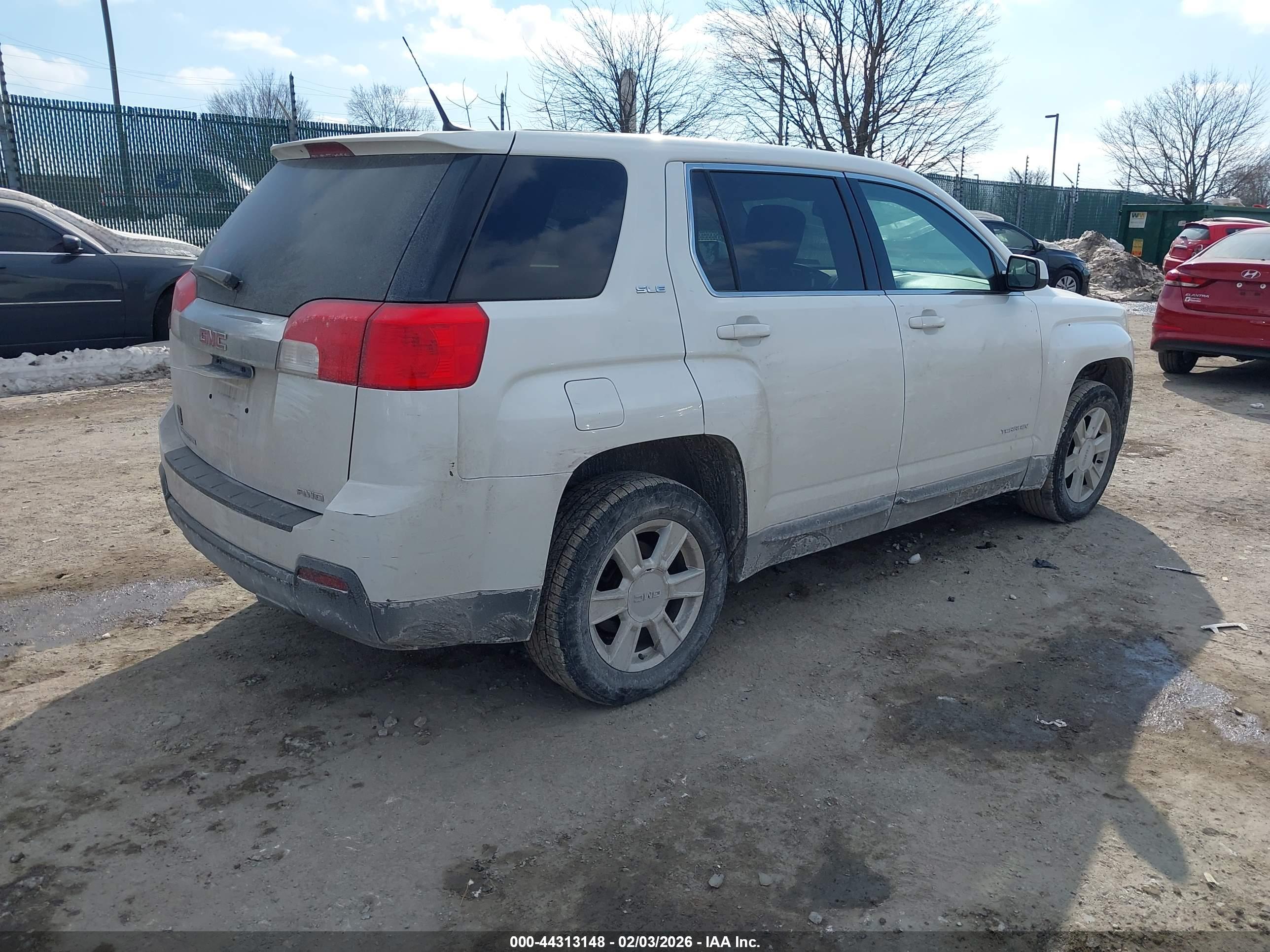 GMC TERRAIN image 4