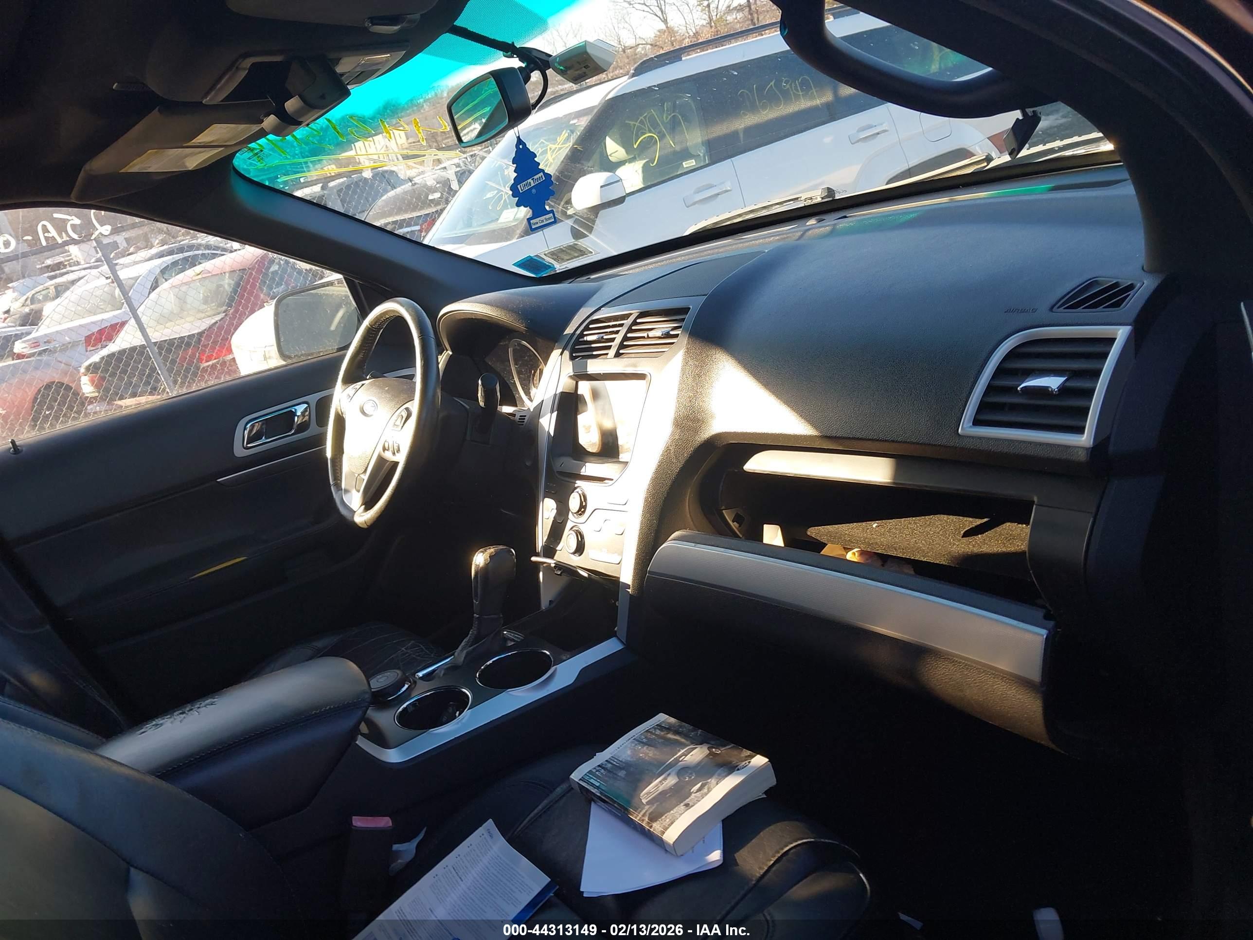 FORD EXPLORER image 5