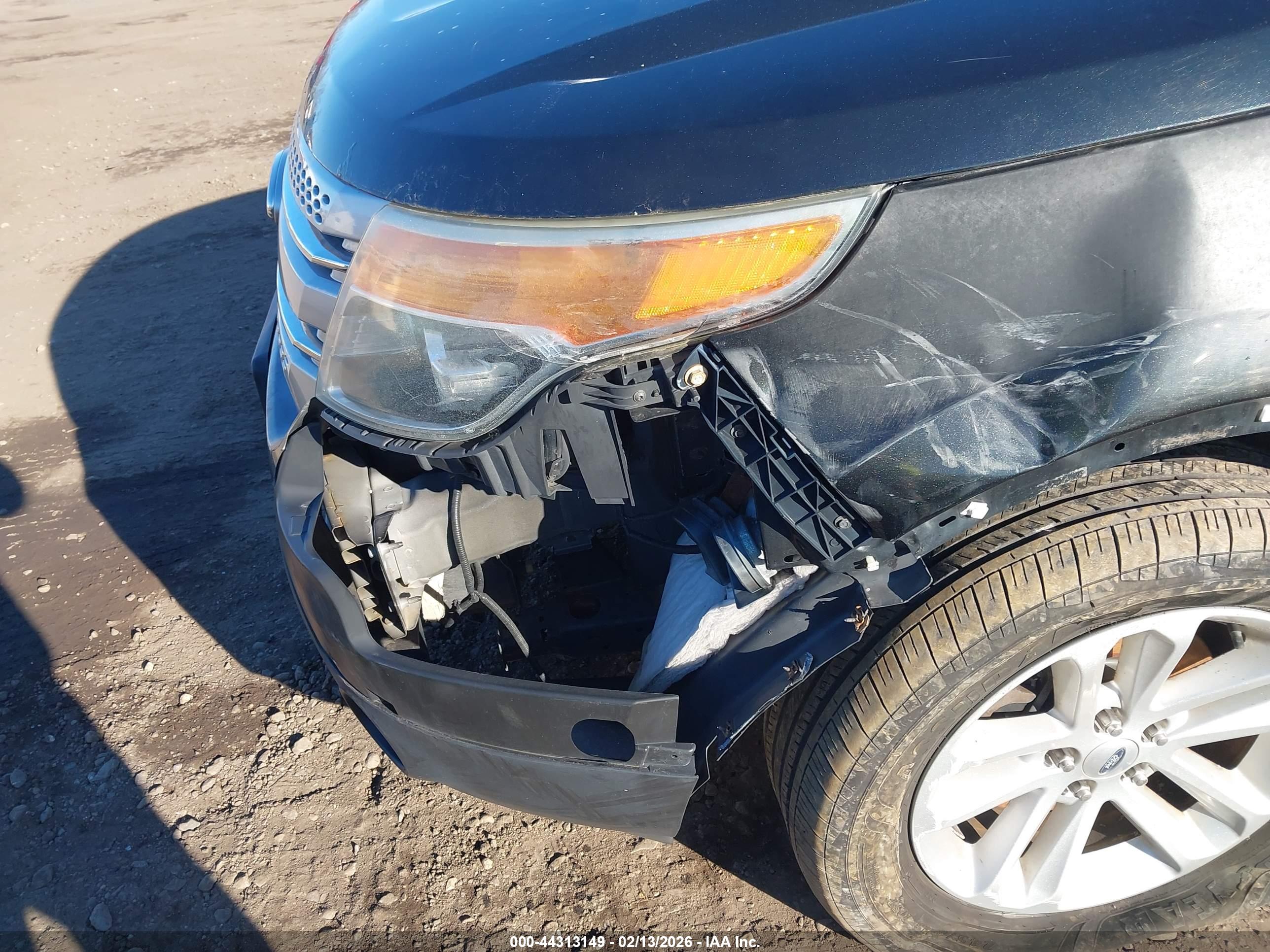 FORD EXPLORER image 6