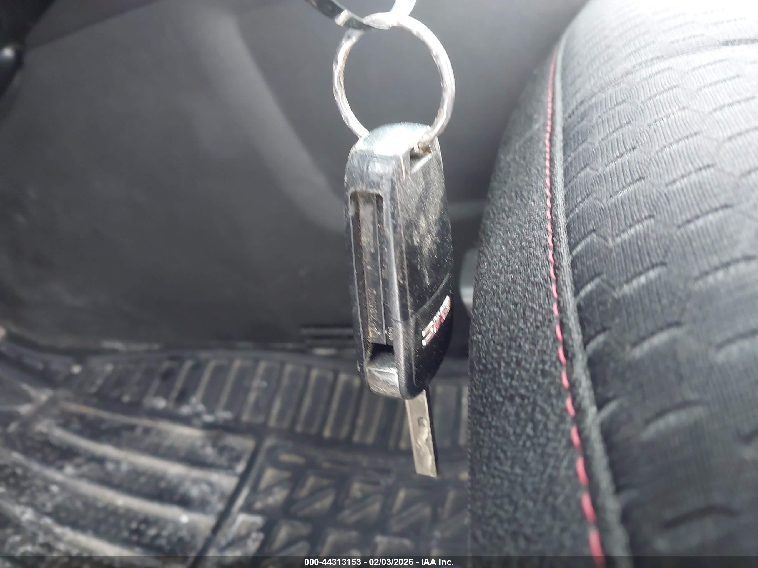GMC TERRAIN image 11