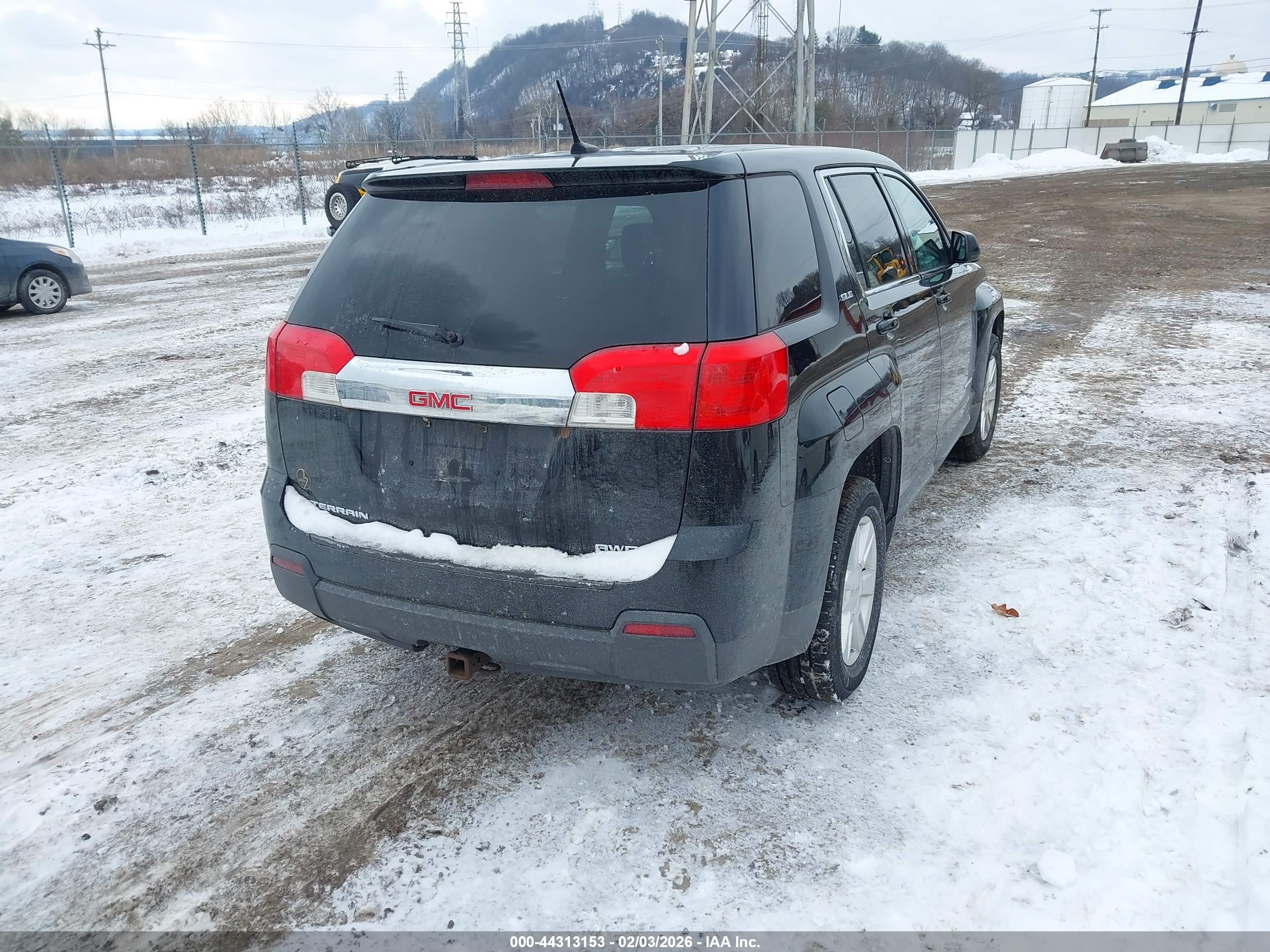 GMC TERRAIN image 4
