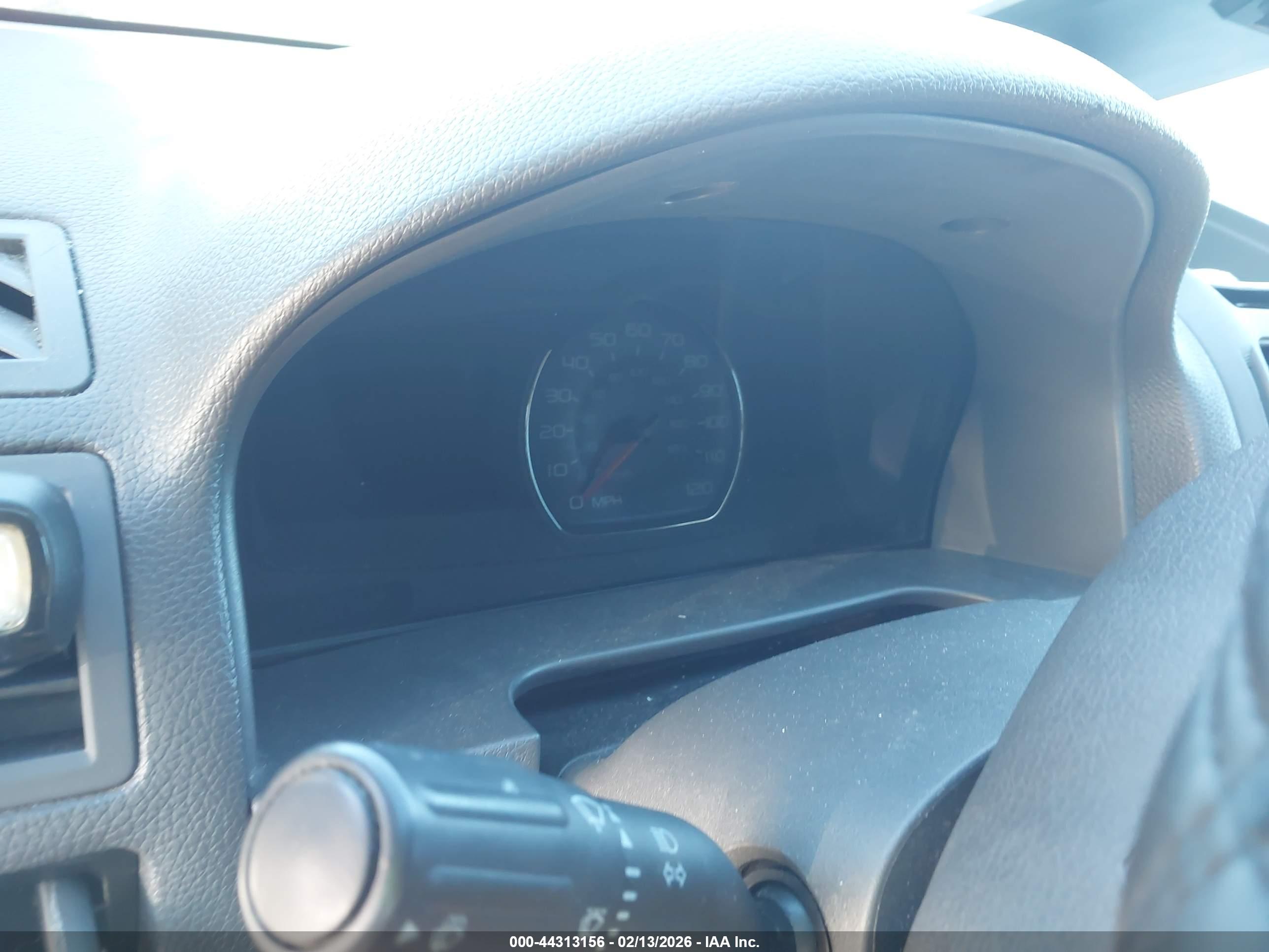 FORD FUSION image 7
