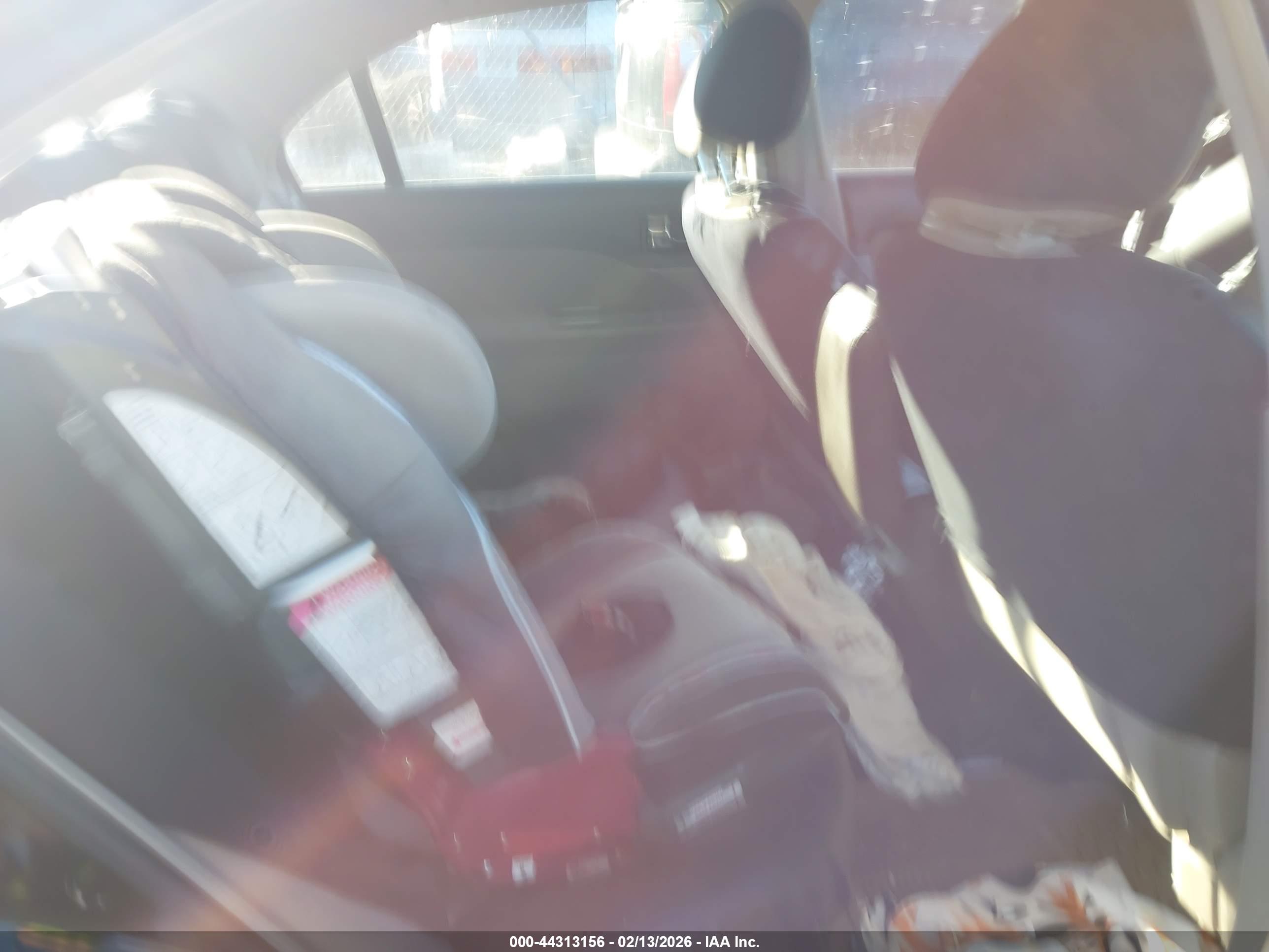 FORD FUSION image 8