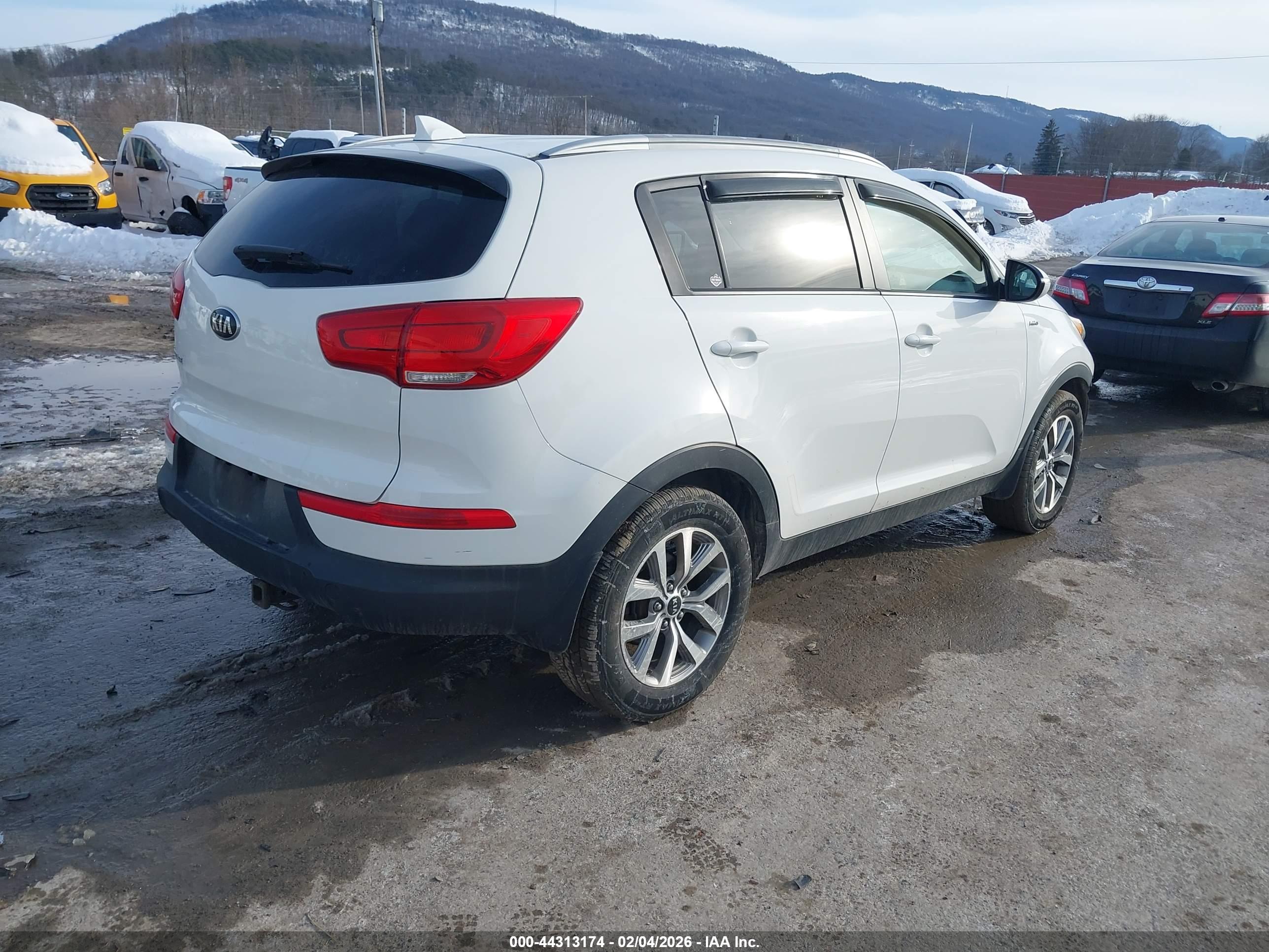 KIA SPORTAGE image 4