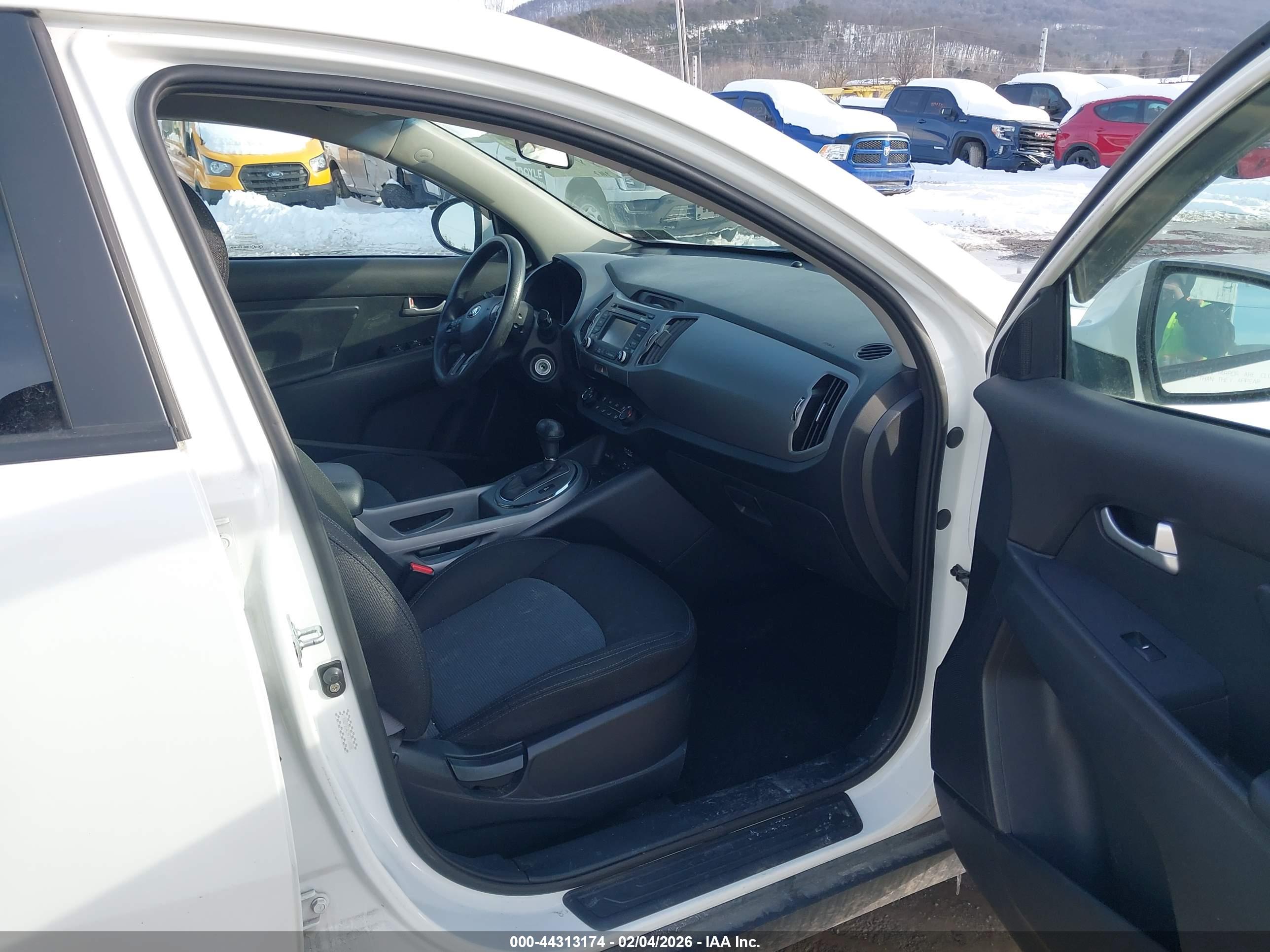 KIA SPORTAGE image 5