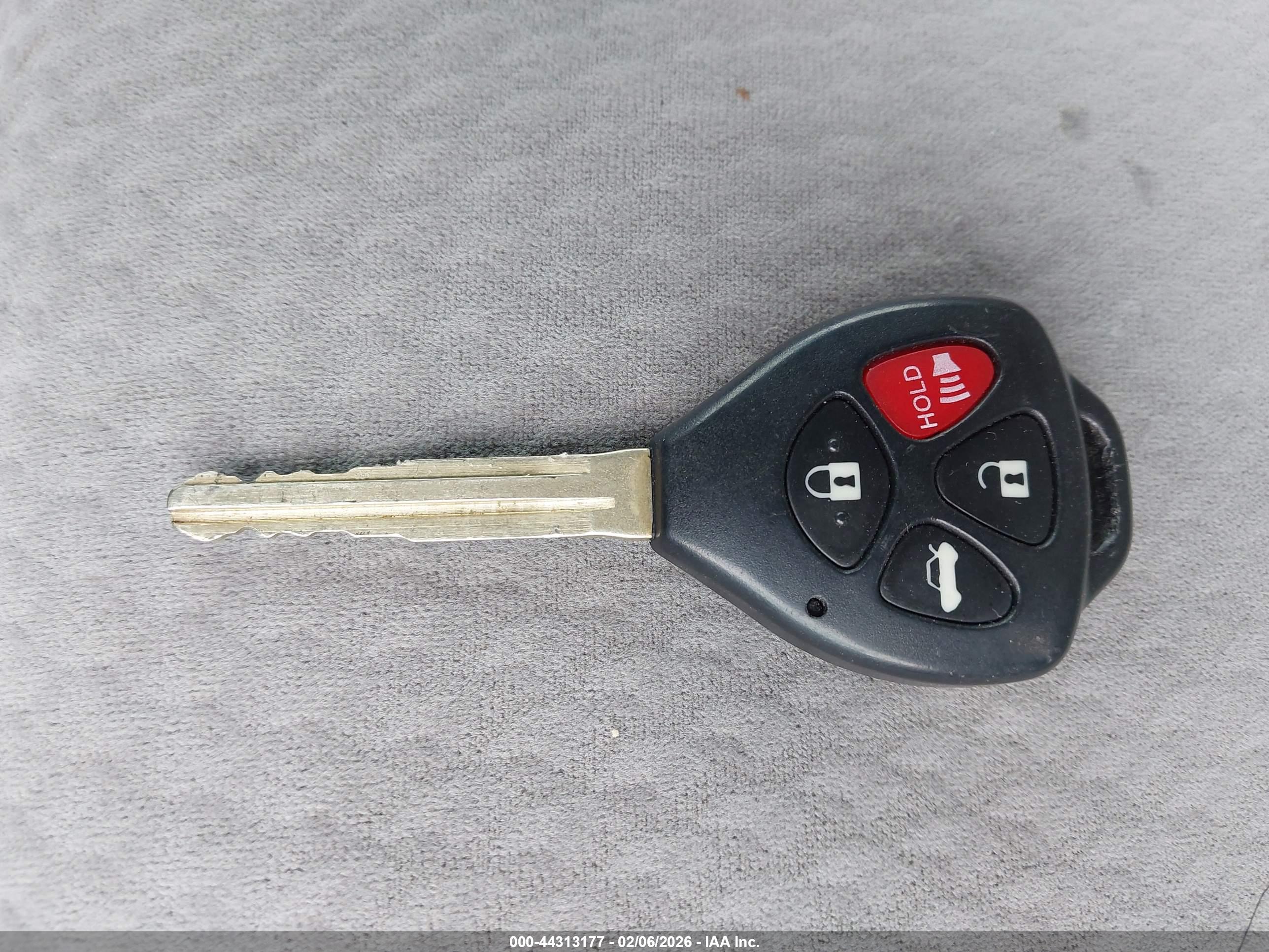 TOYOTA CAMRY image 11