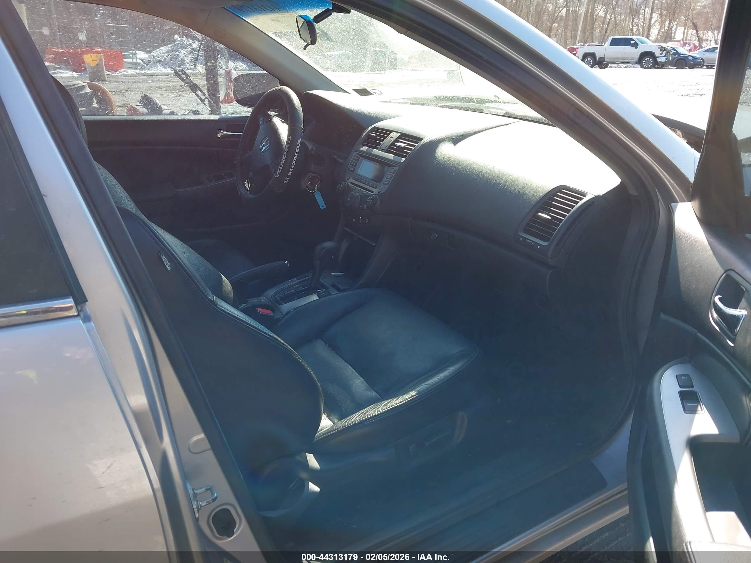 HONDA ACCORD image 5