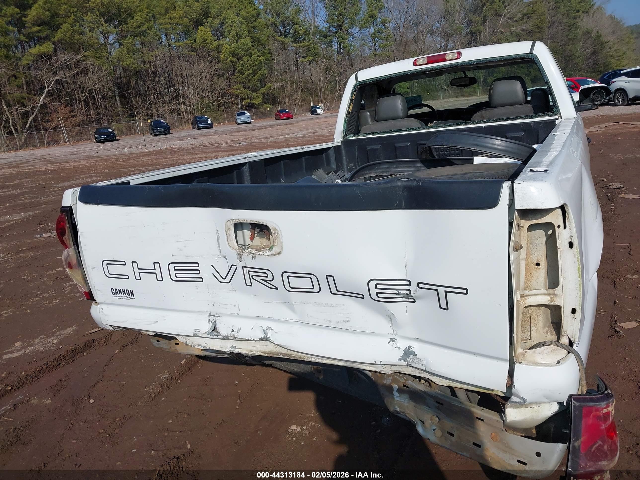 CHEVROLET SILVERADO image 6