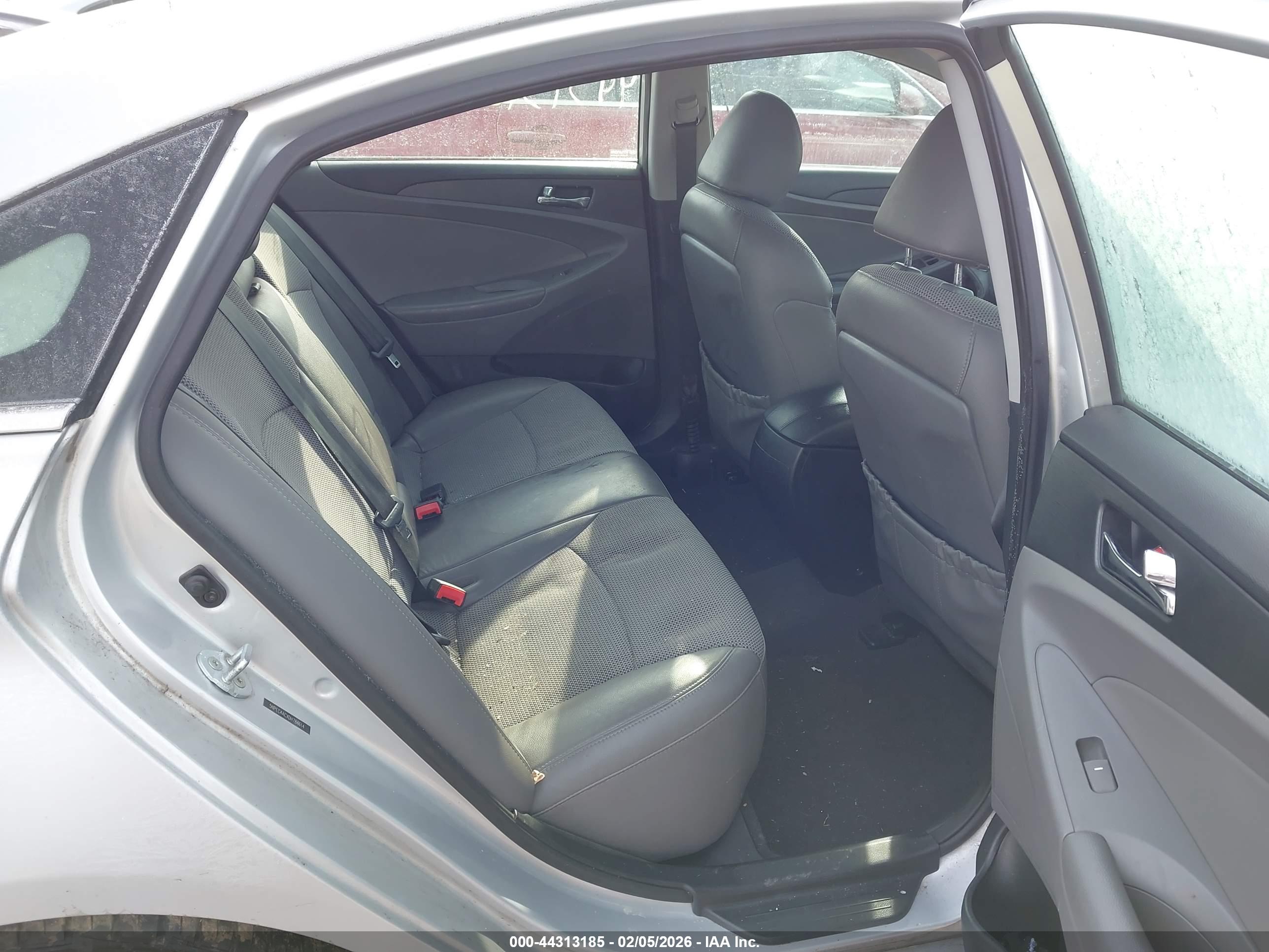 HYUNDAI SONATA image 8