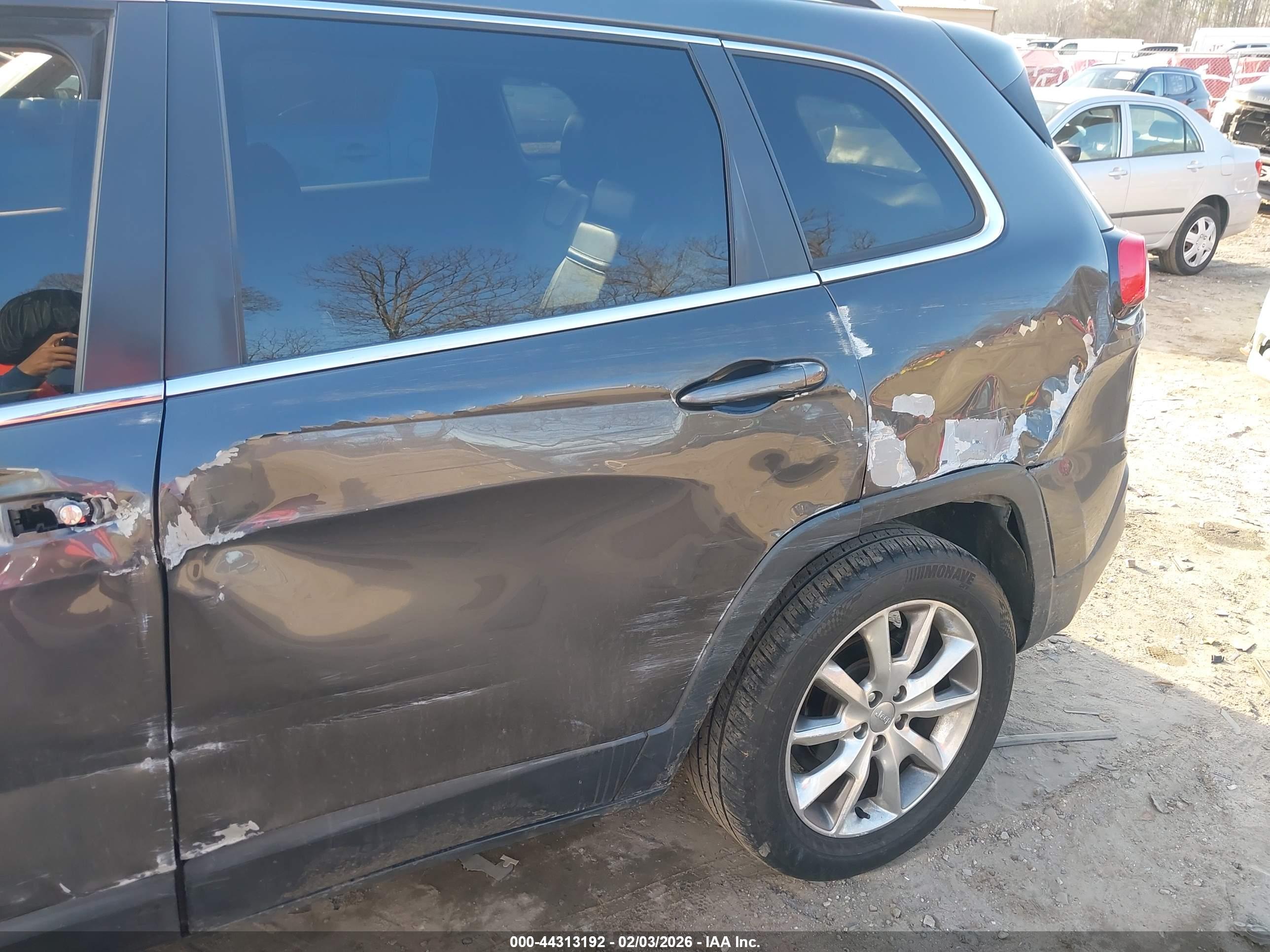 JEEP CHEROKEE image 6