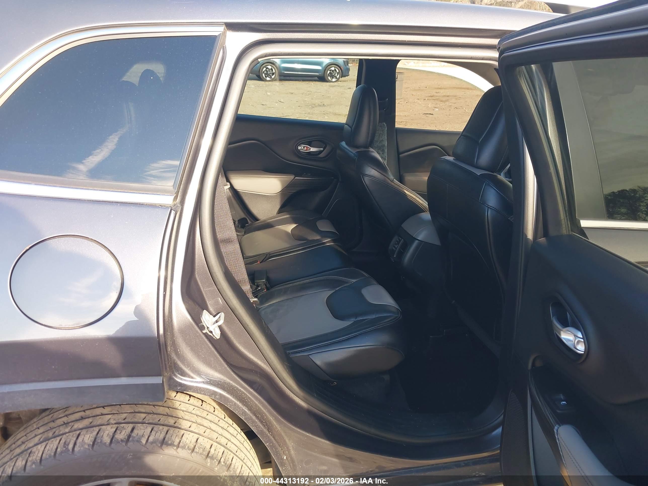 JEEP CHEROKEE image 8