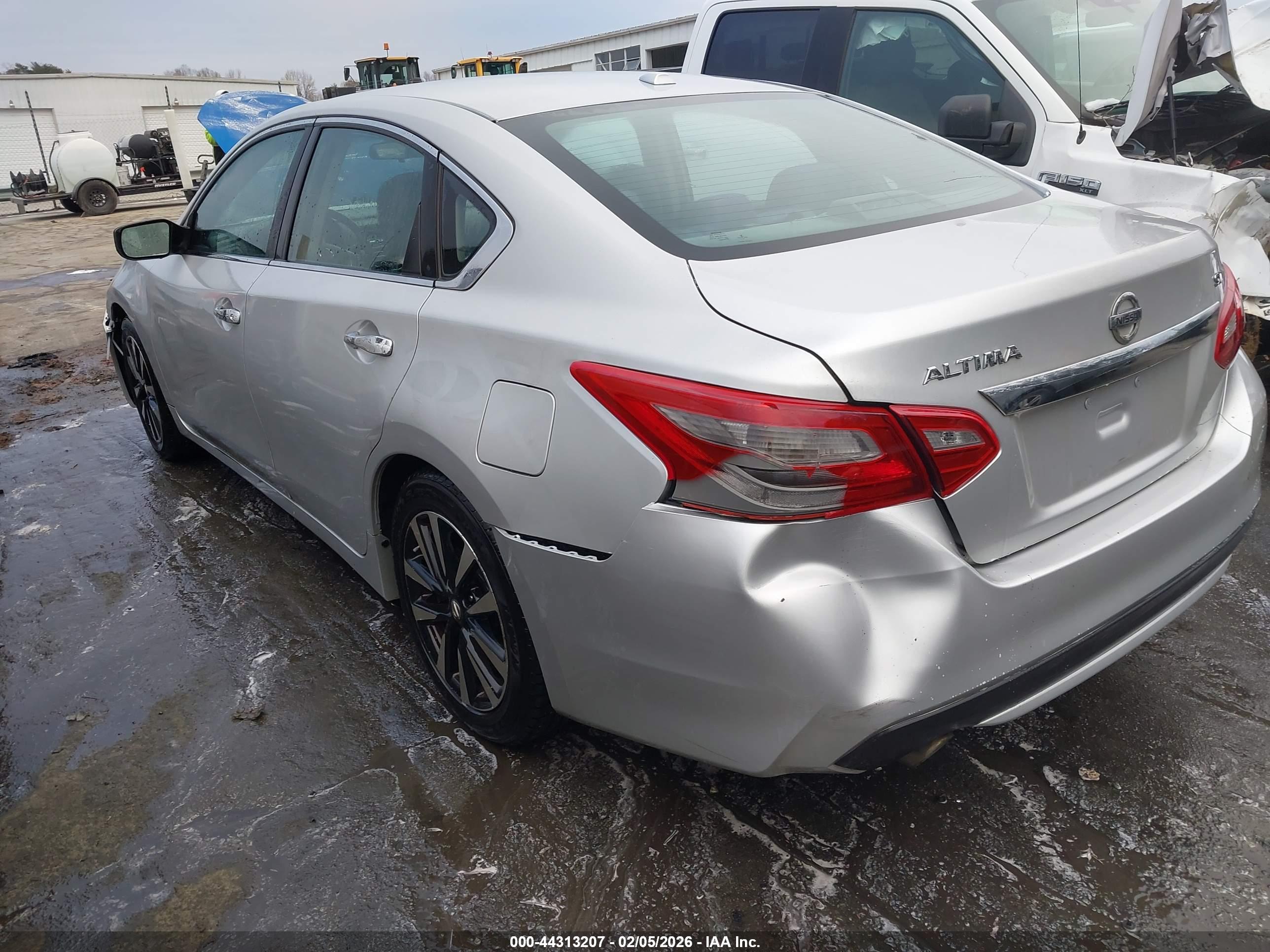 NISSAN ALTIMA image 3