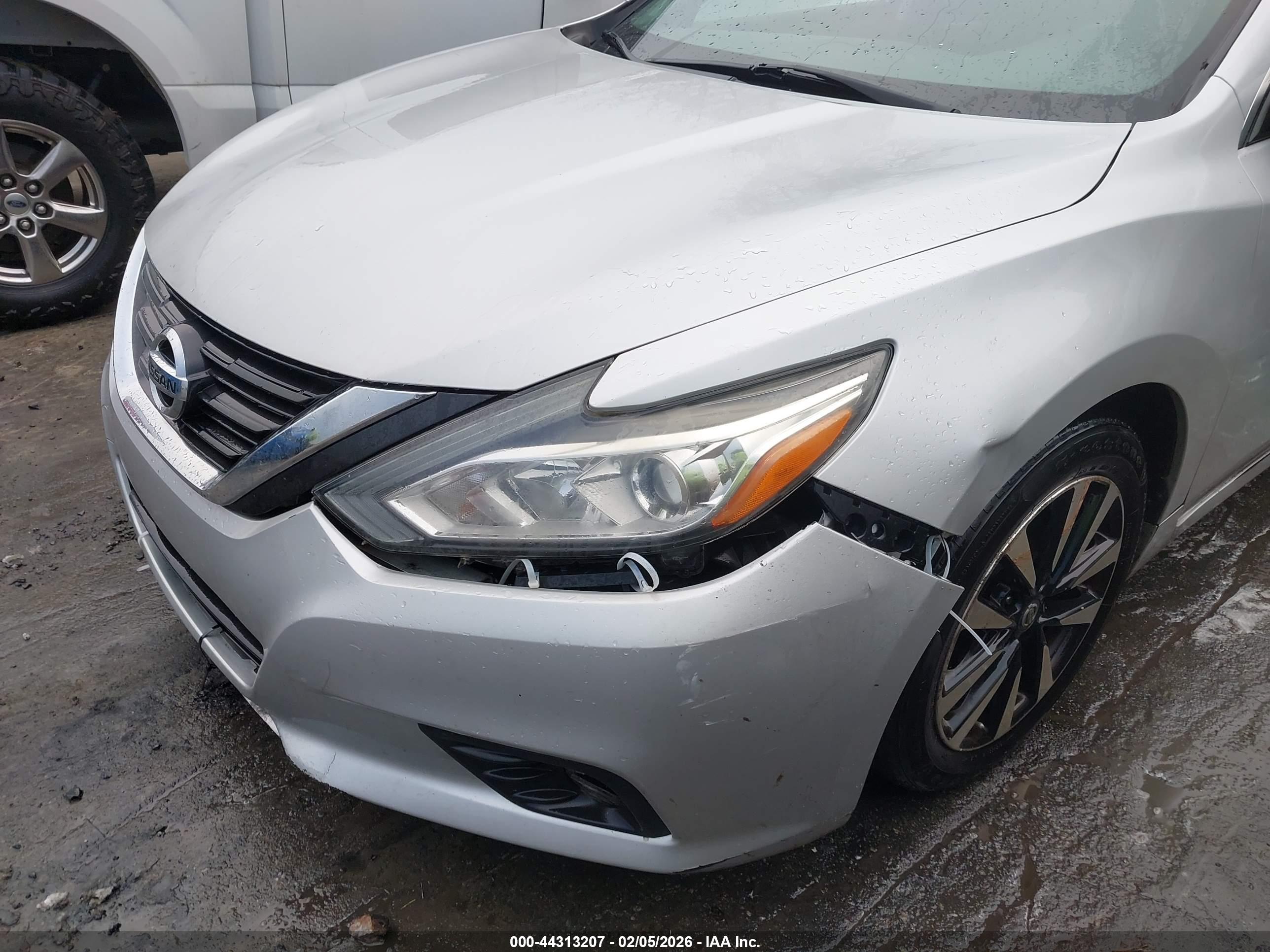 NISSAN ALTIMA image 6